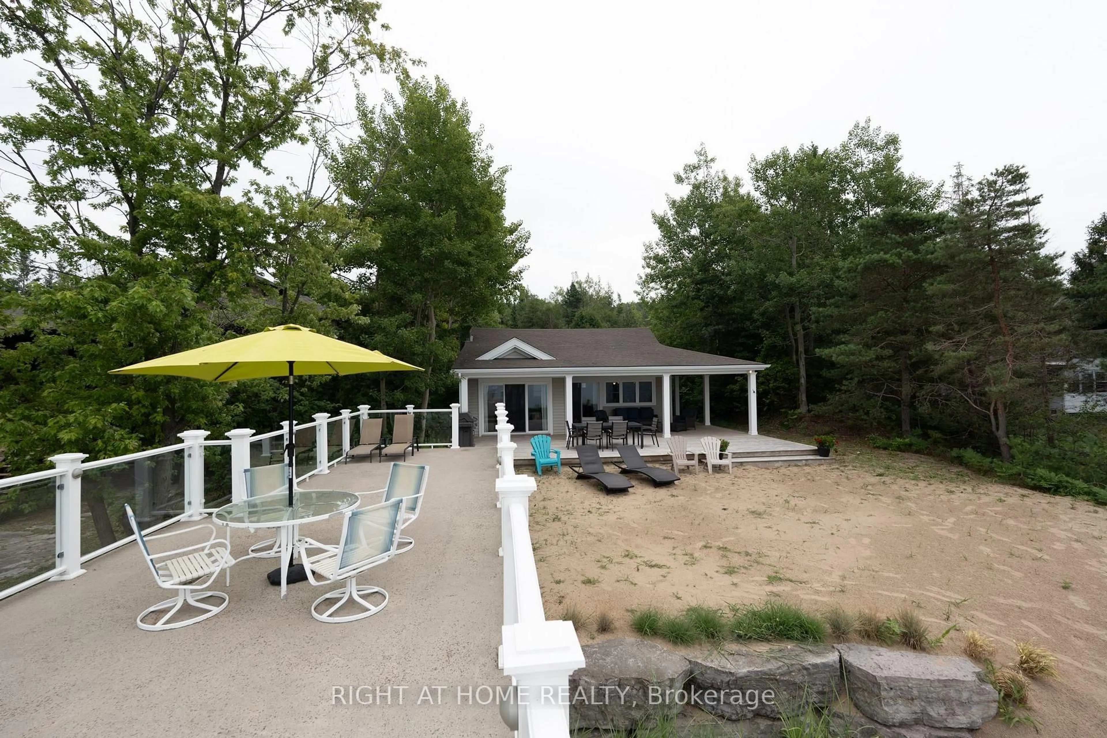 Patio, water/lake/river/ocean view for 86647 Amberley Beach Rd Rd, Ashfield-Colborne-Wawanosh Ontario N7A 3Y4