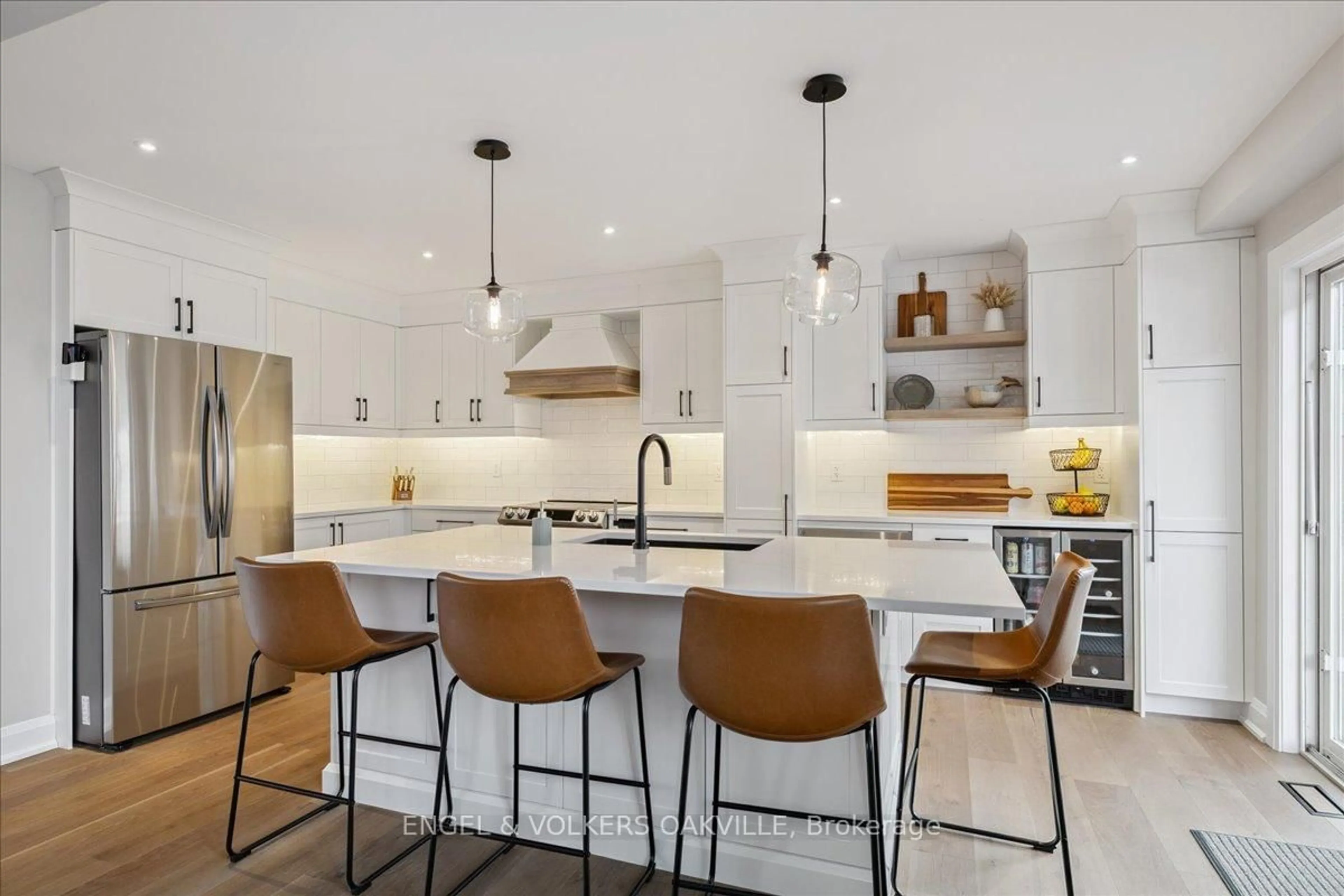 Open concept kitchen, ceramic/tile floor for 112 Fletcher Rd, Hamilton Ontario L0R 1P0
