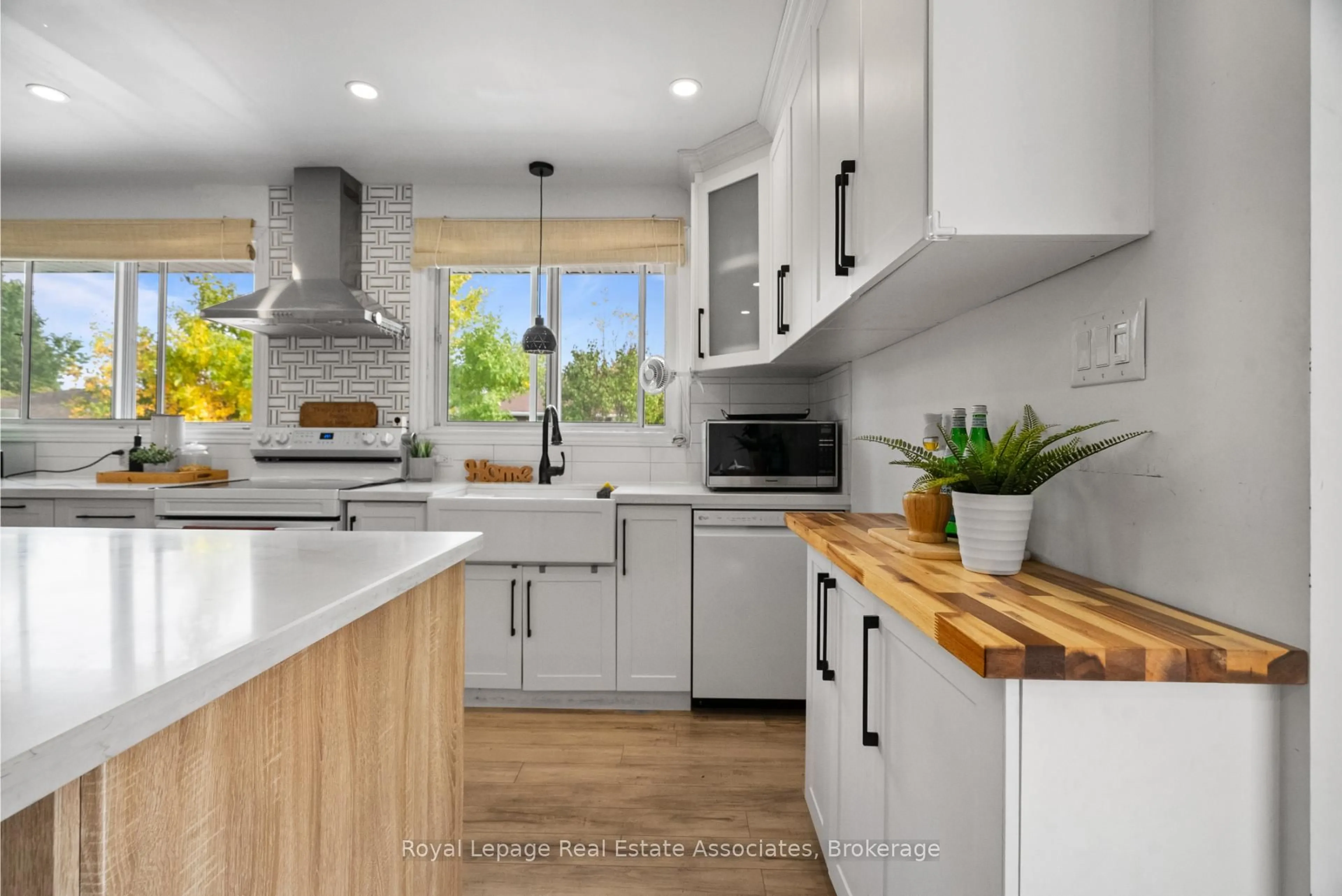 Open concept kitchen, unknown for 23 Thorley Dr, Hamilton Ontario L8T 2Y9