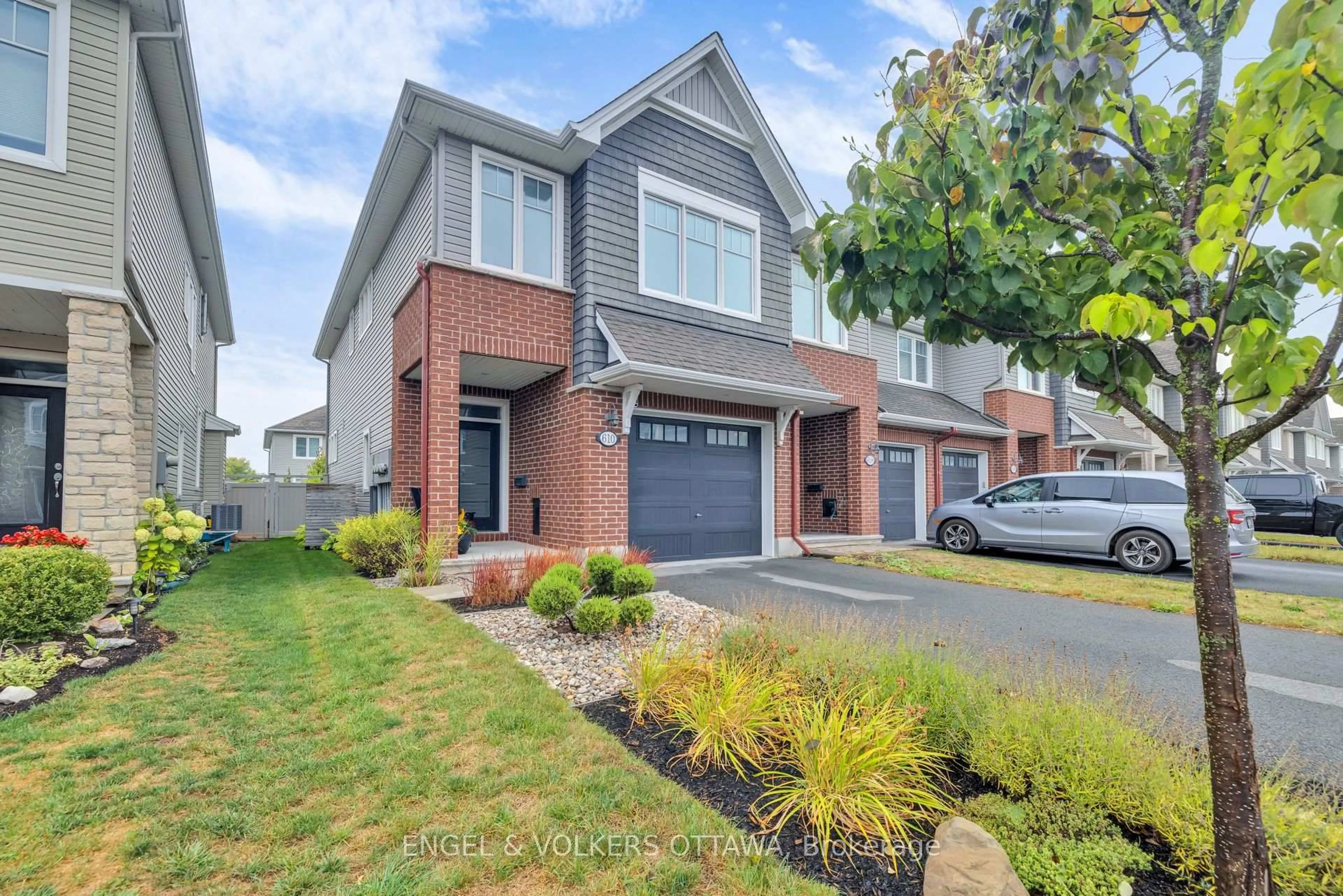 Home with brick exterior material, street for 610 Egret Way, Ottawa Ontario K2J 6K9