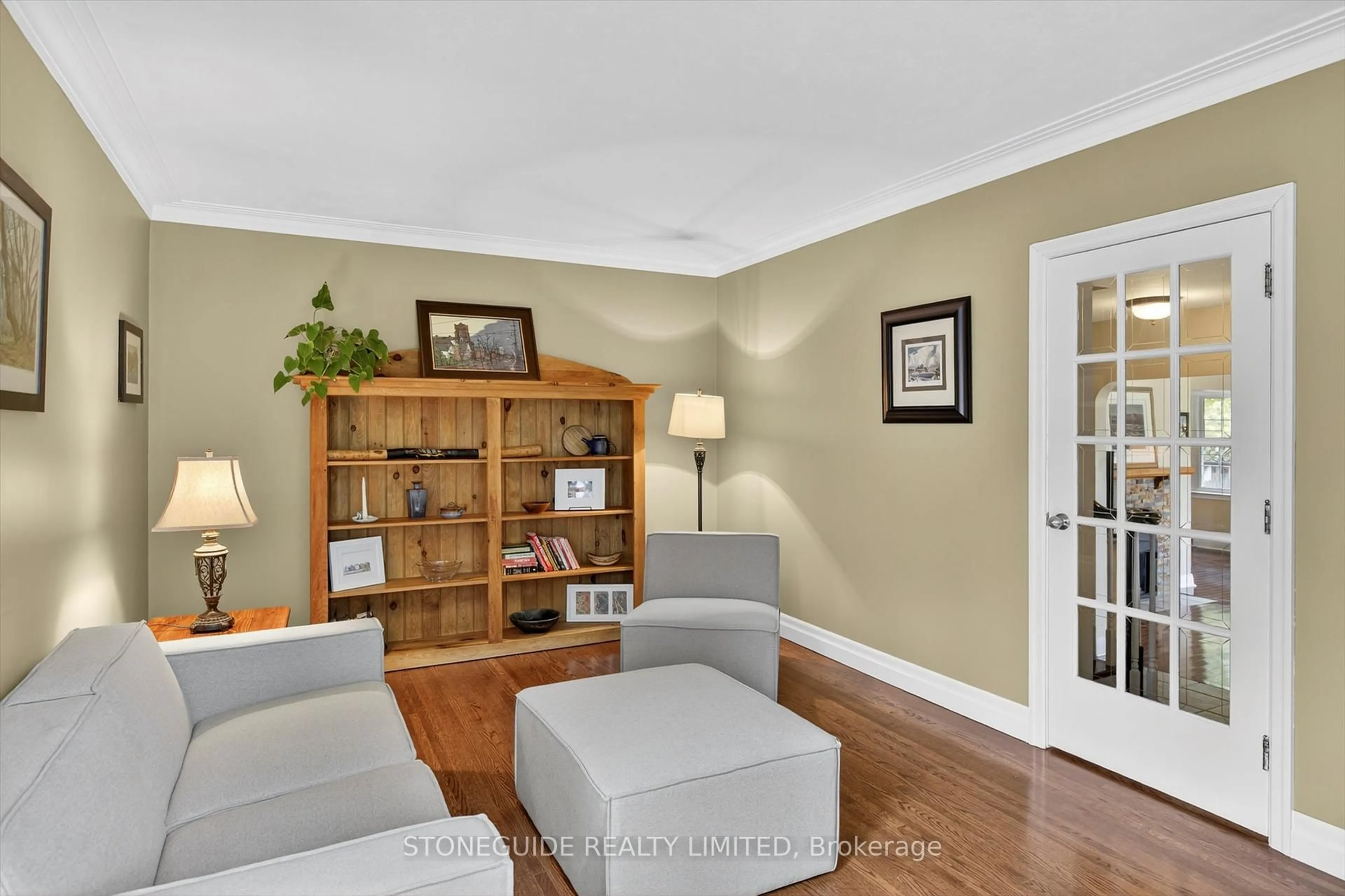 Living room with furniture, unknown for 636 Homewood Ave, Peterborough Ontario K9J 4V6