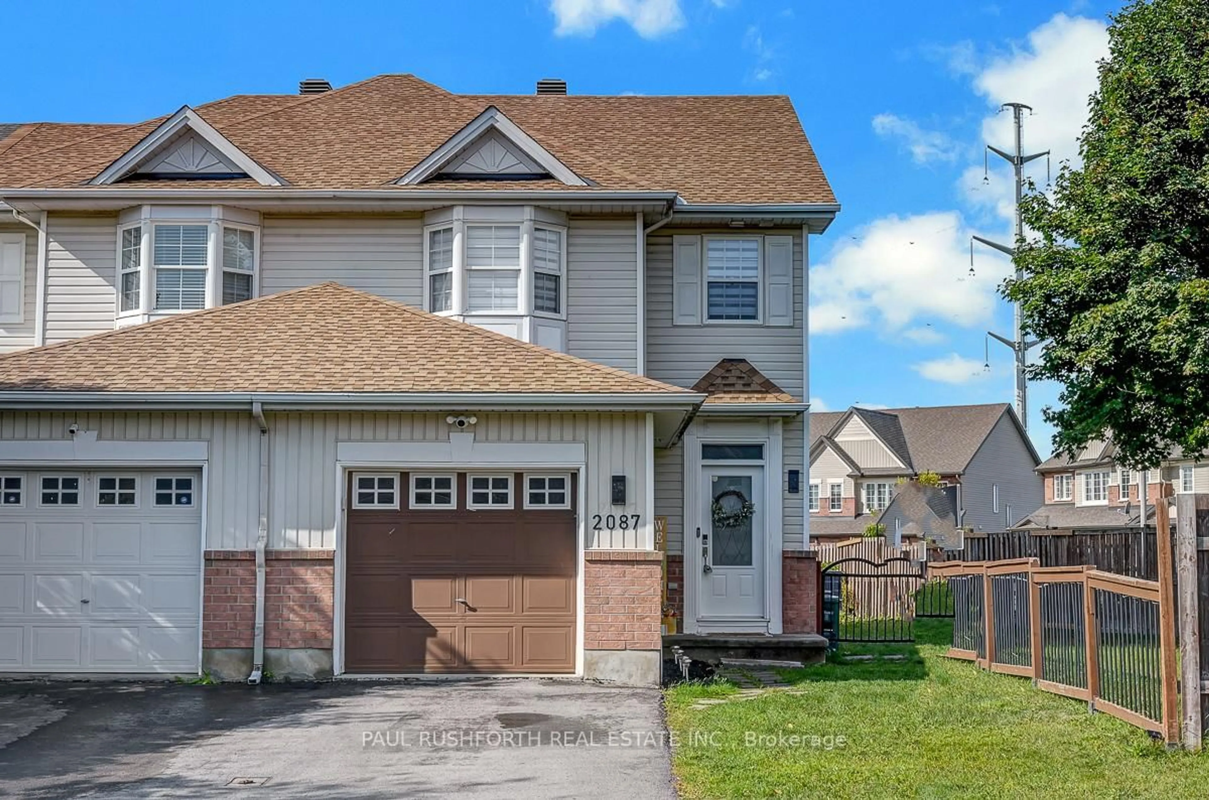 Home with vinyl exterior material, street for 2087 Breezewood St, Ottawa Ontario K4A 4R7