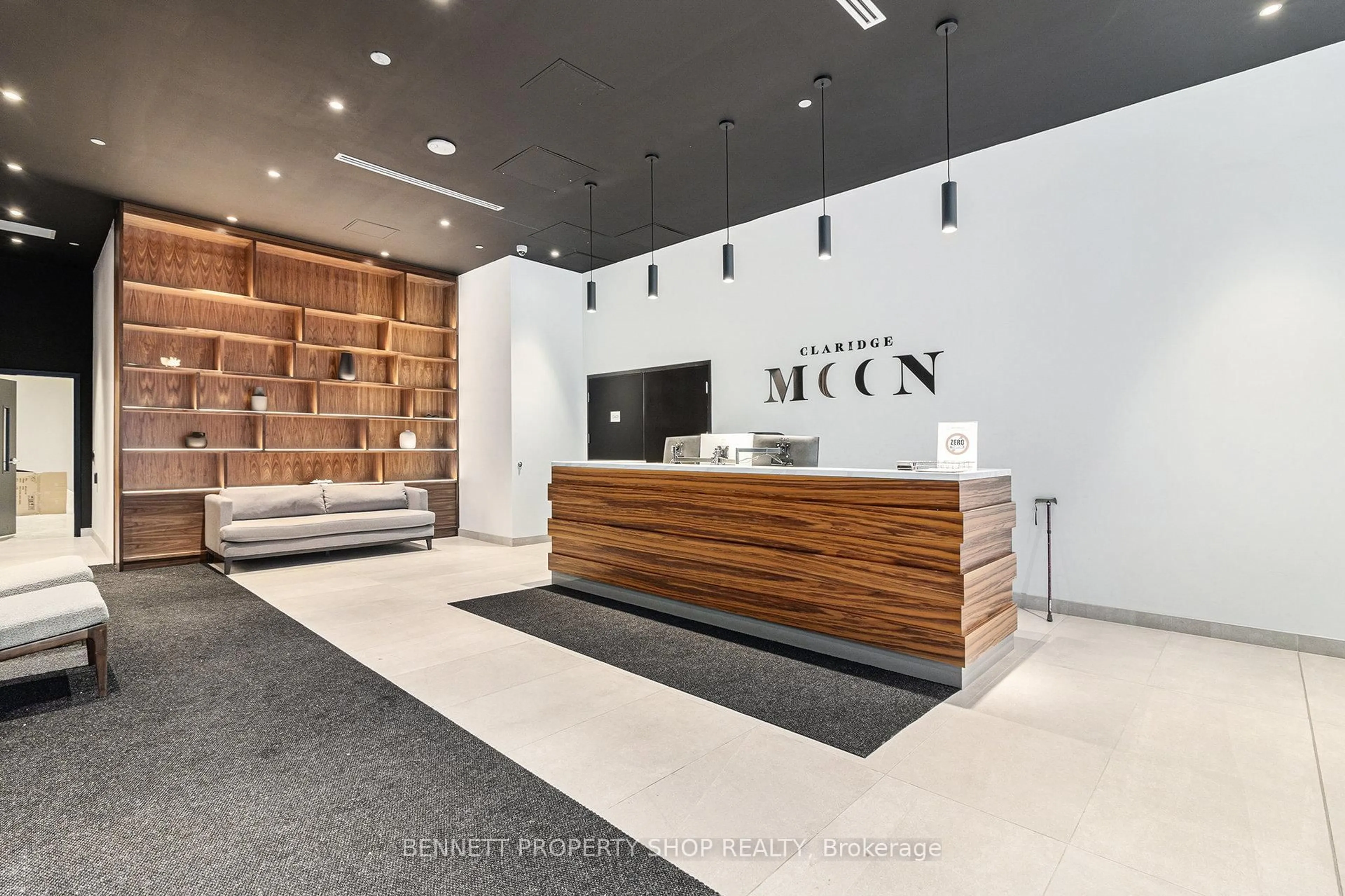 Indoor foyer for 340 Queen St #1607, Ottawa Ontario K1R 0G1