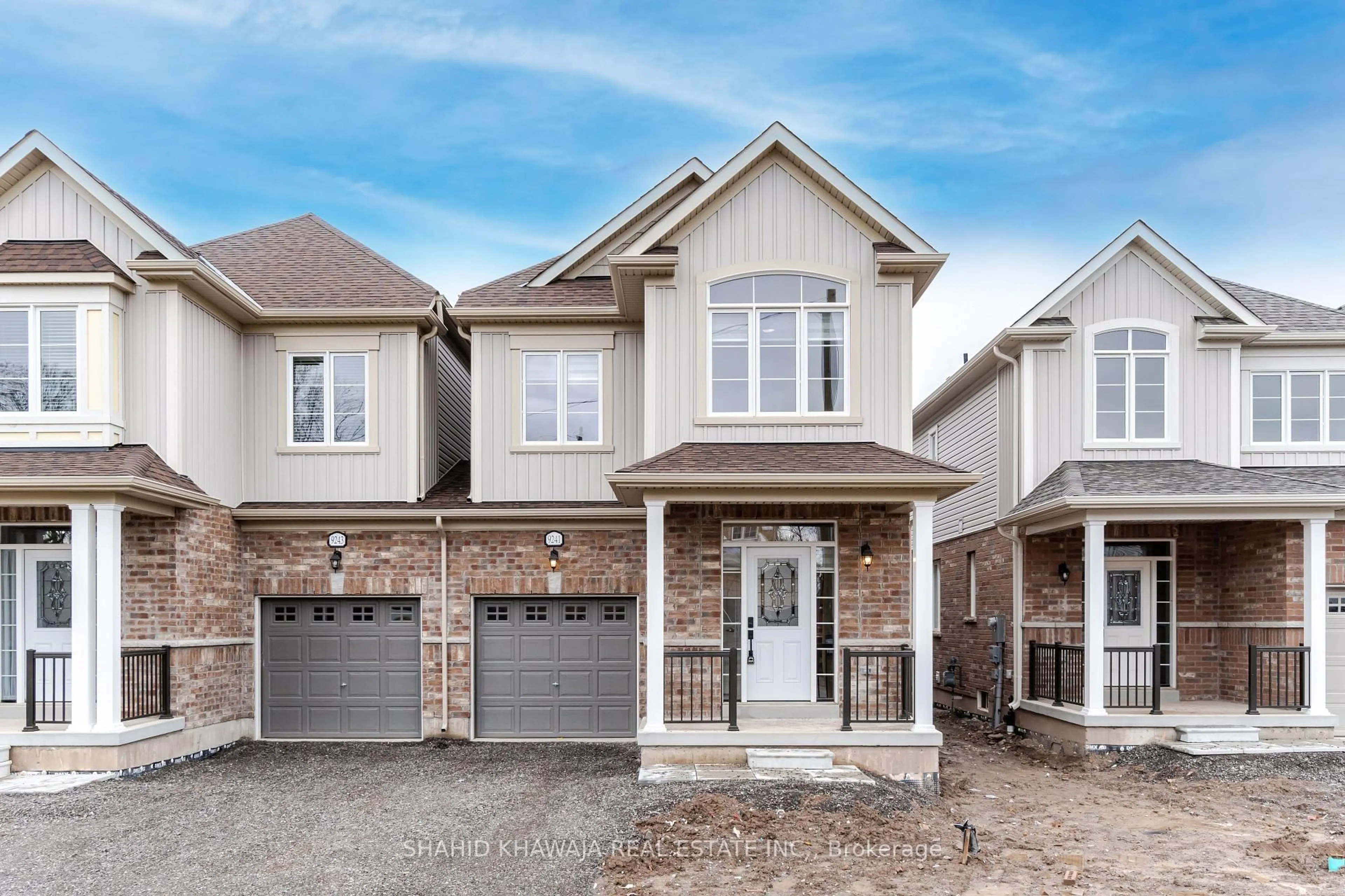 Home with brick exterior material, street for 9241 White Oak Ave, Niagara Falls Ontario L2G 3P6