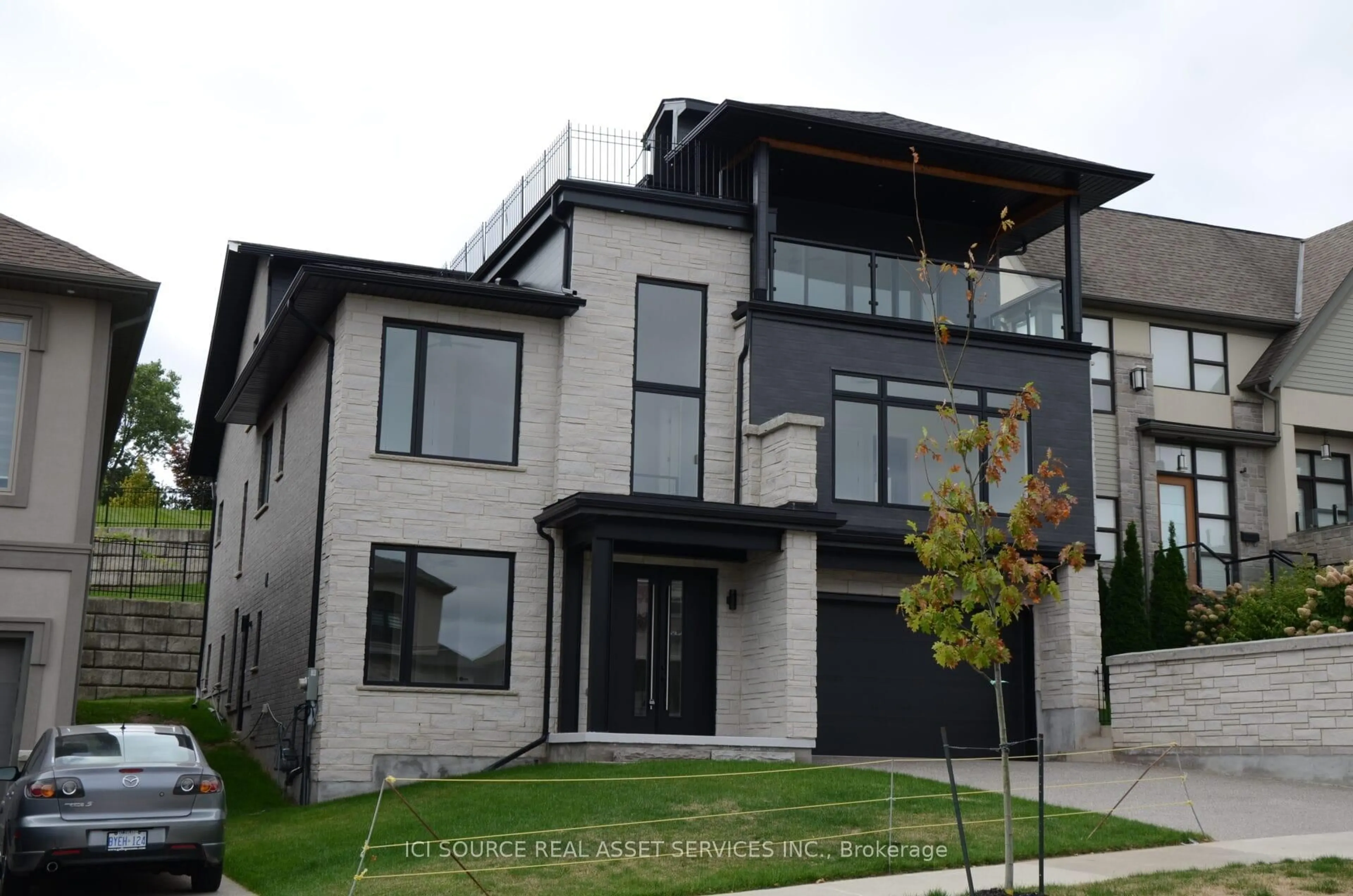 Home with vinyl exterior material, street for 13 Kenmir Ave, Niagara-on-the-Lake Ontario L0S 1J0