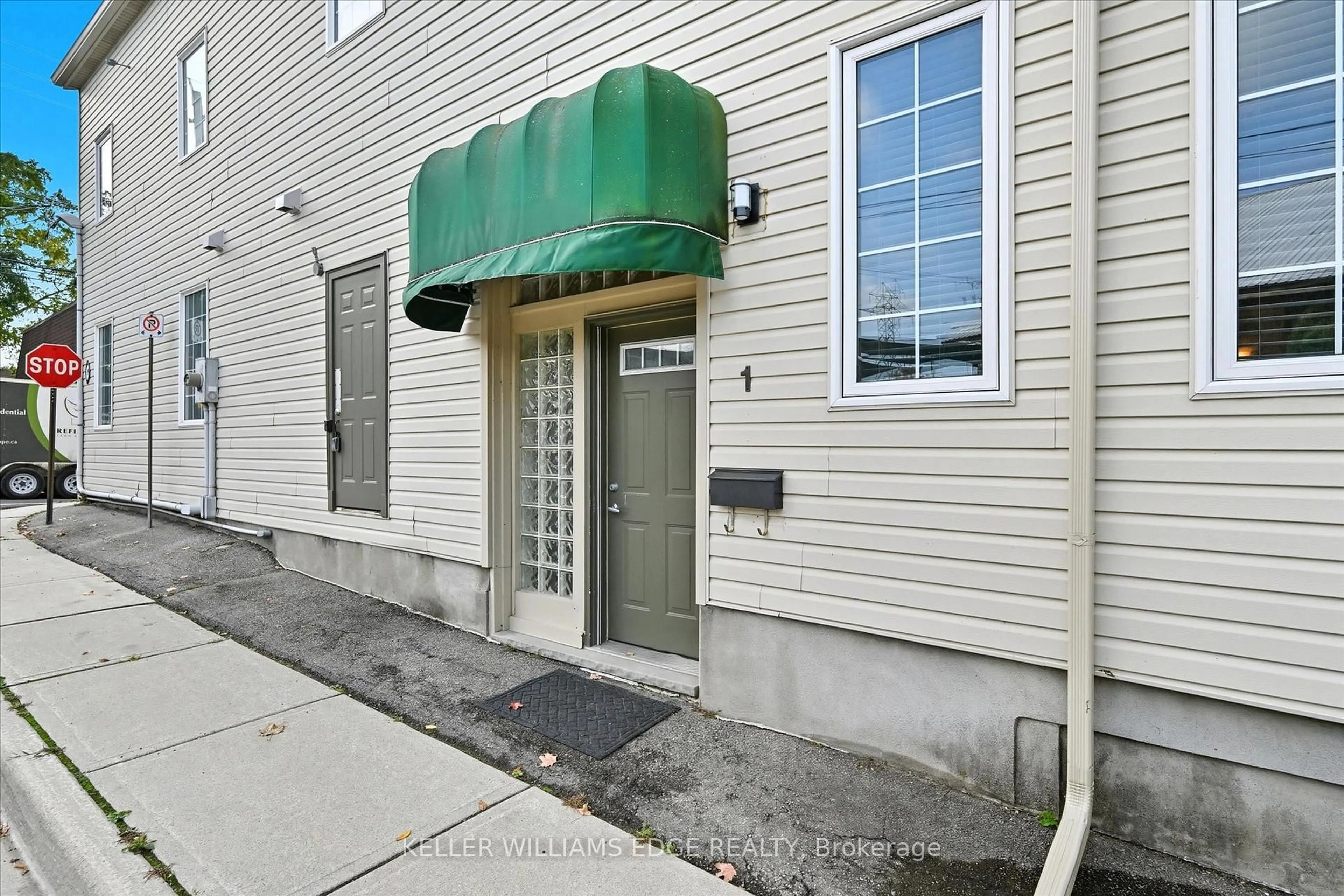 Unknown for 49 Ontario St #1, Grimsby Ontario L3M 3H2