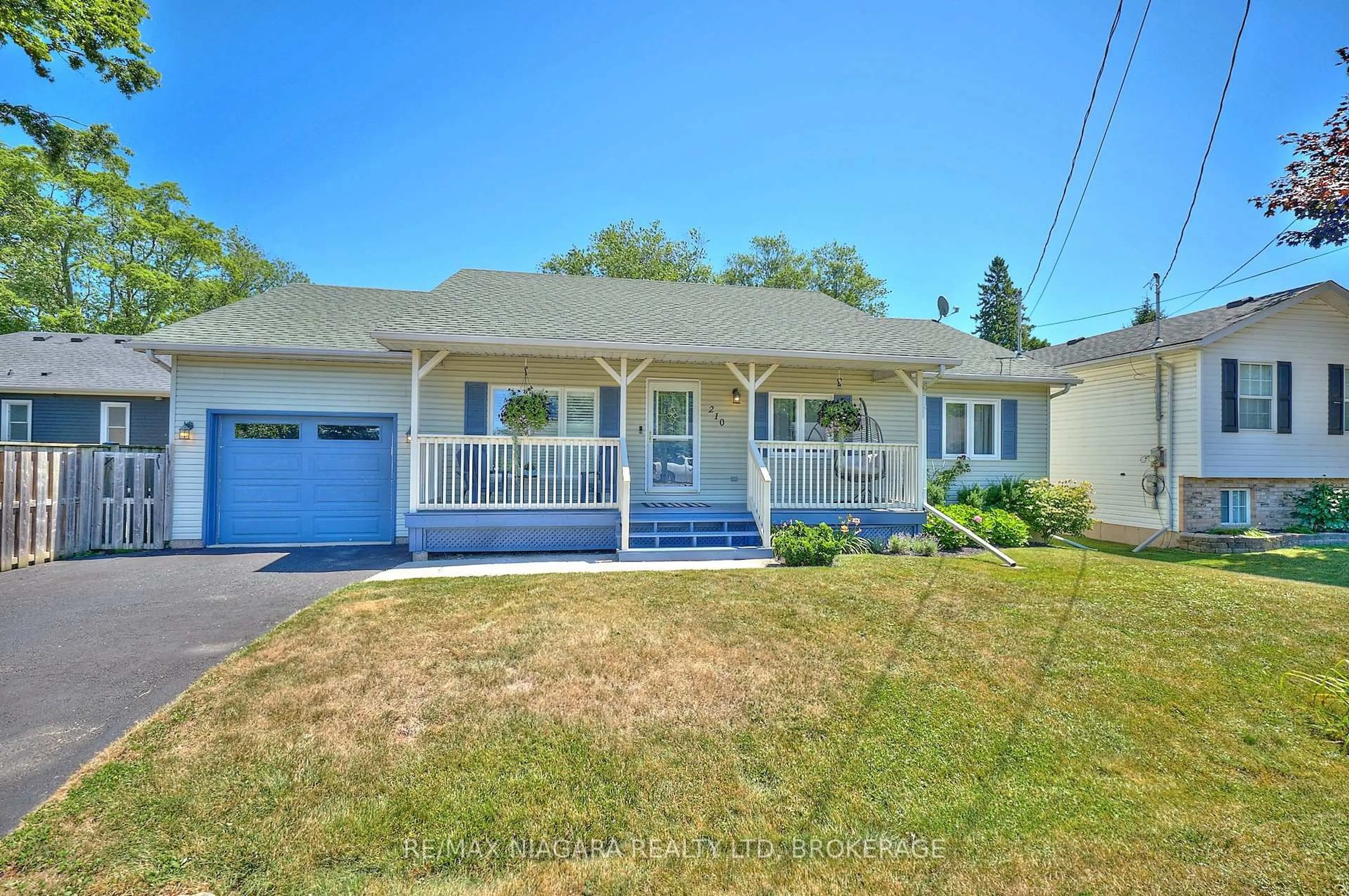 Home with vinyl exterior material, street for 210 Gorham Rd, Fort Erie Ontario L0S 1N0