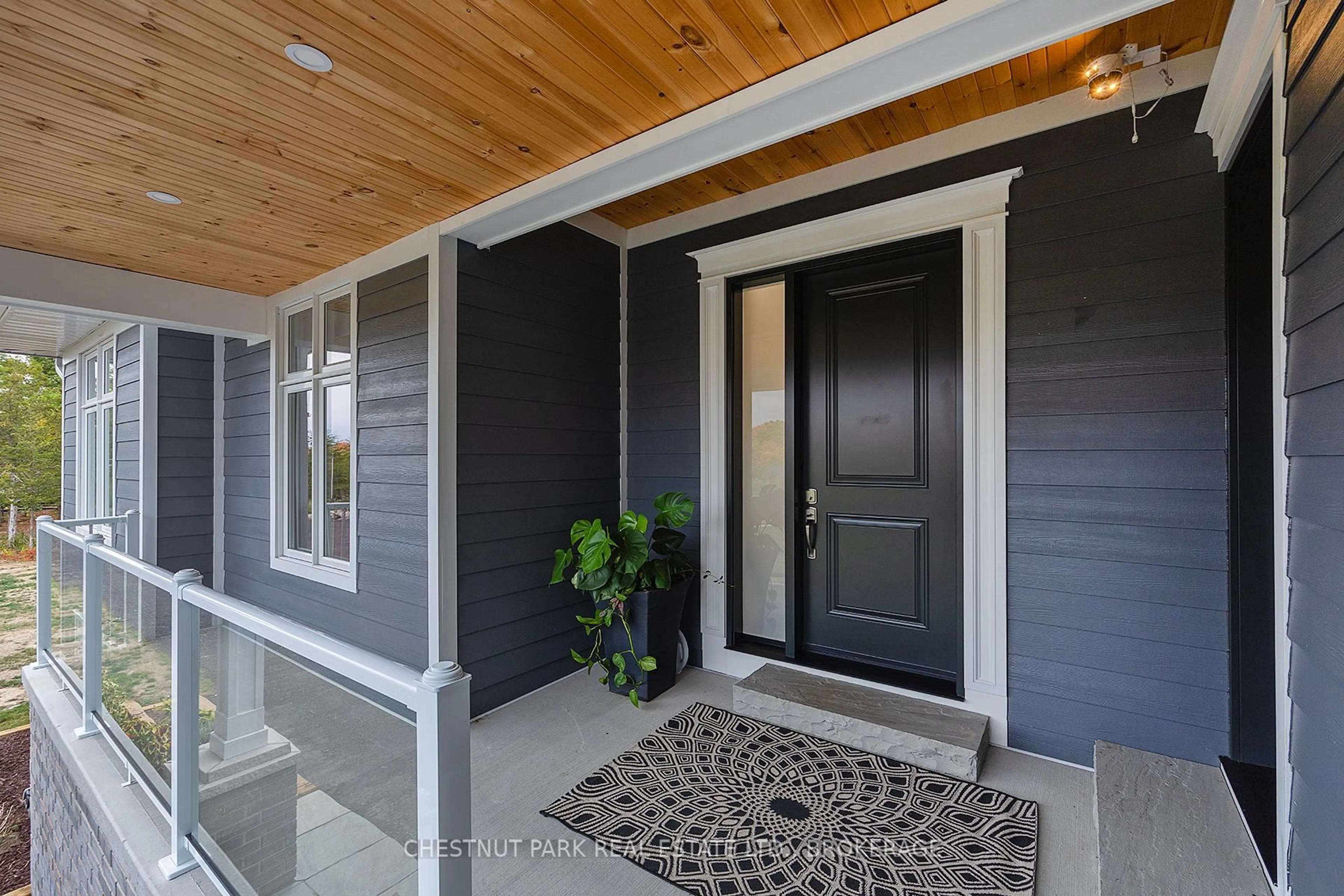 Indoor entryway for 531 Bethel Rd, Yarker Ontario K0K 3N0
