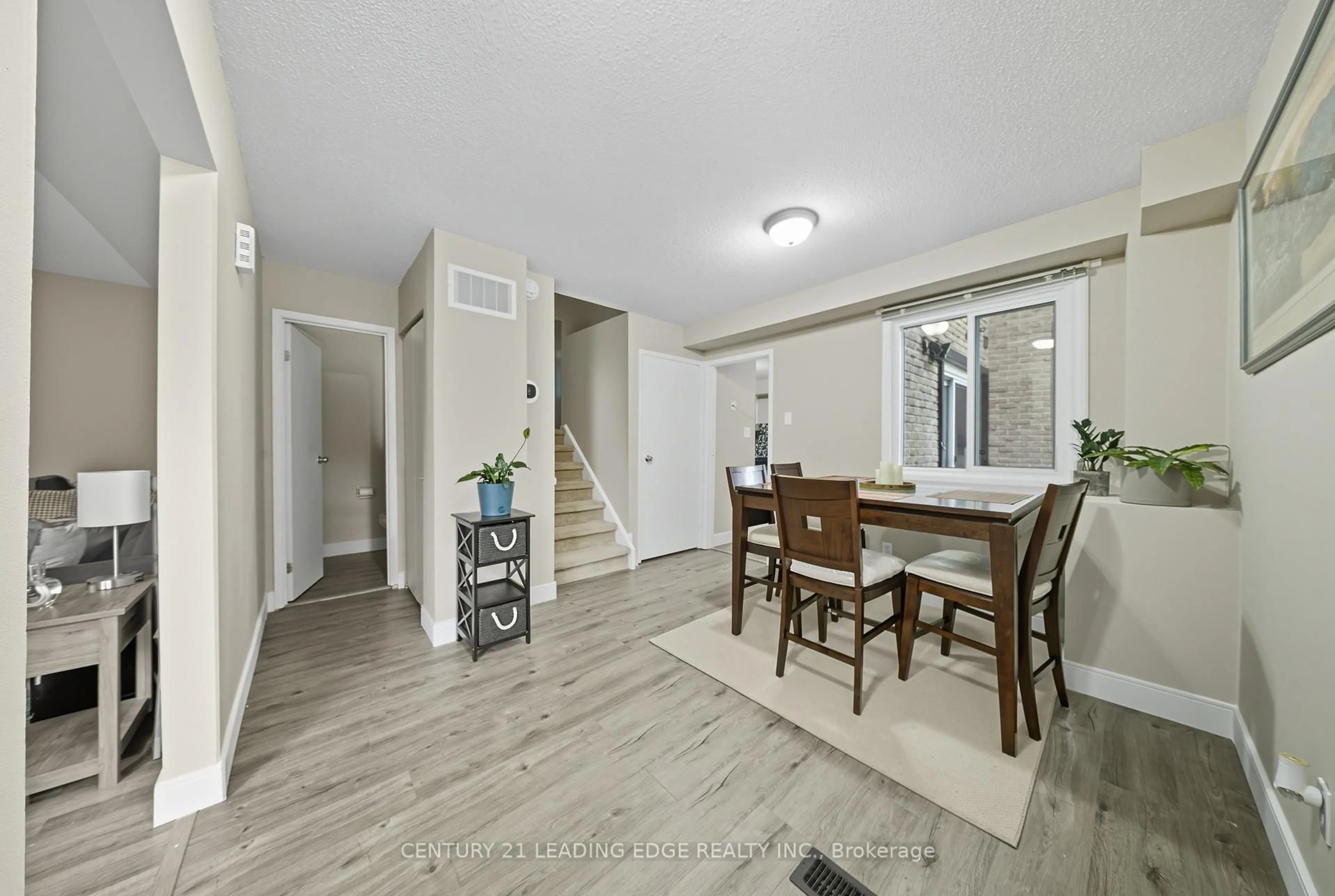 Unknown for 416 Scottsdale Dr, Guelph Ontario N1G 2Z8