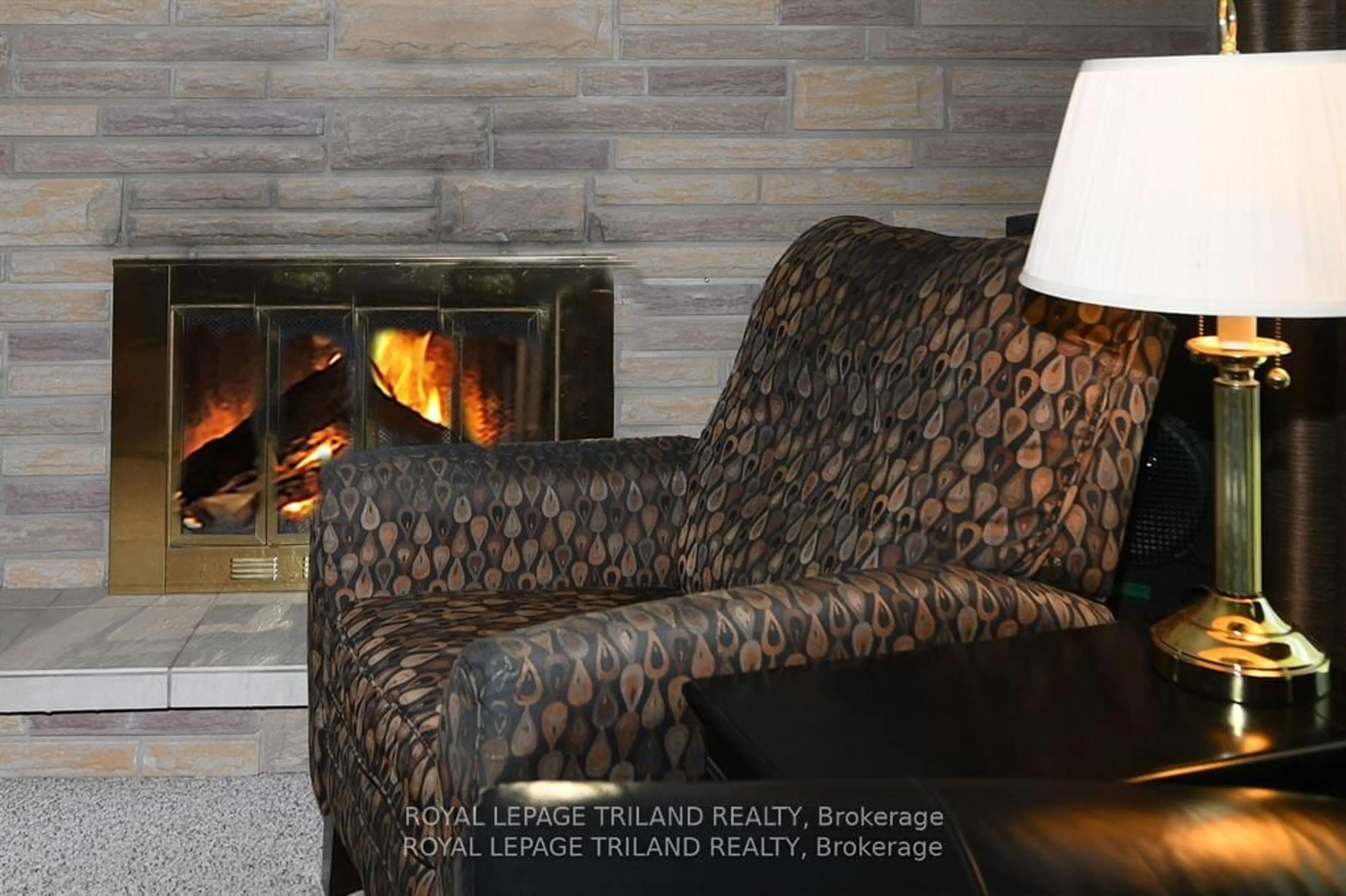 Lobby for 5103 Dundas St, Middlesex Centre Ontario N0M 2P0