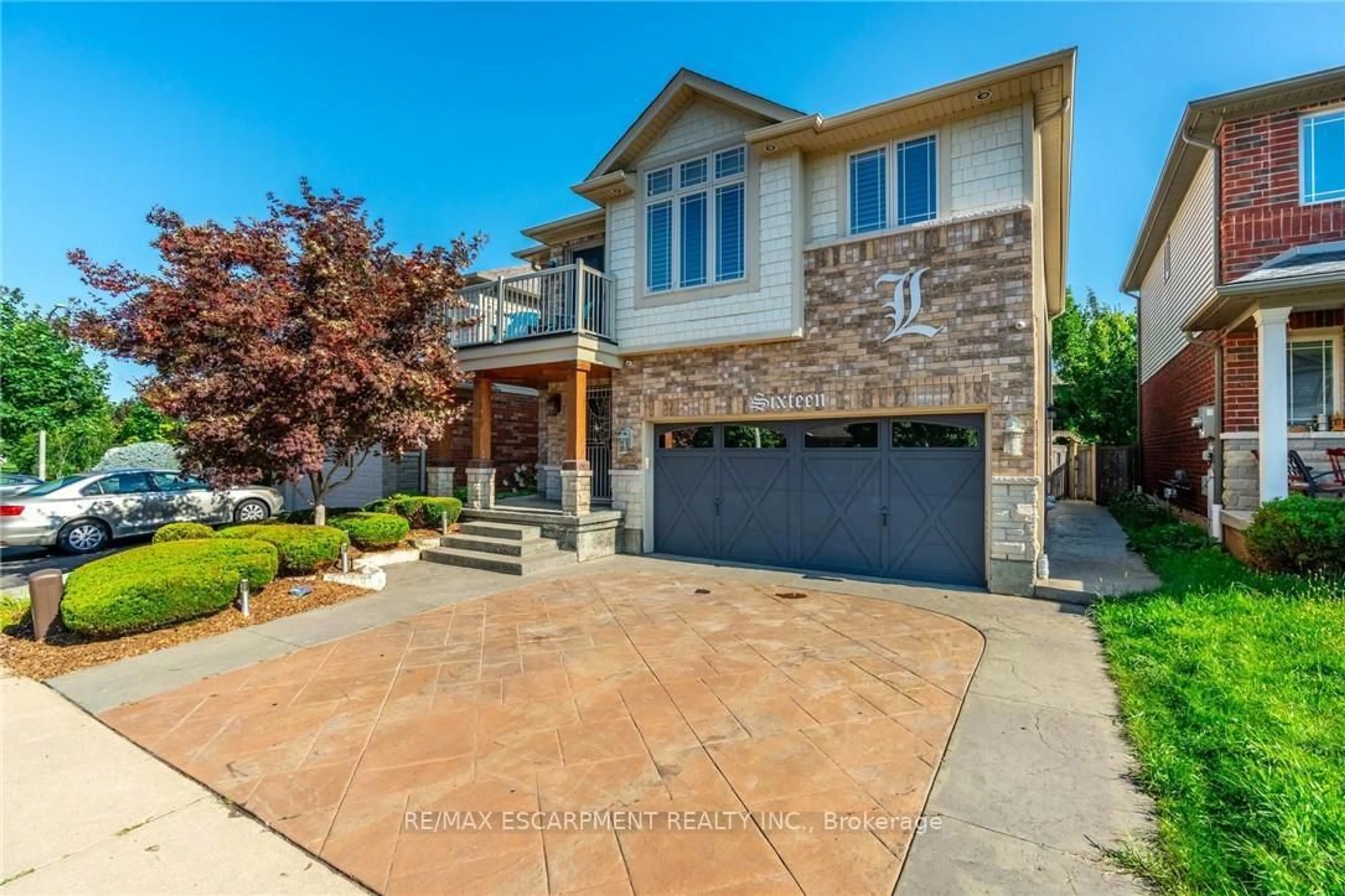 Home with brick exterior material, street for 16 Sycamore Cres, Grimsby Ontario L3M 5P7