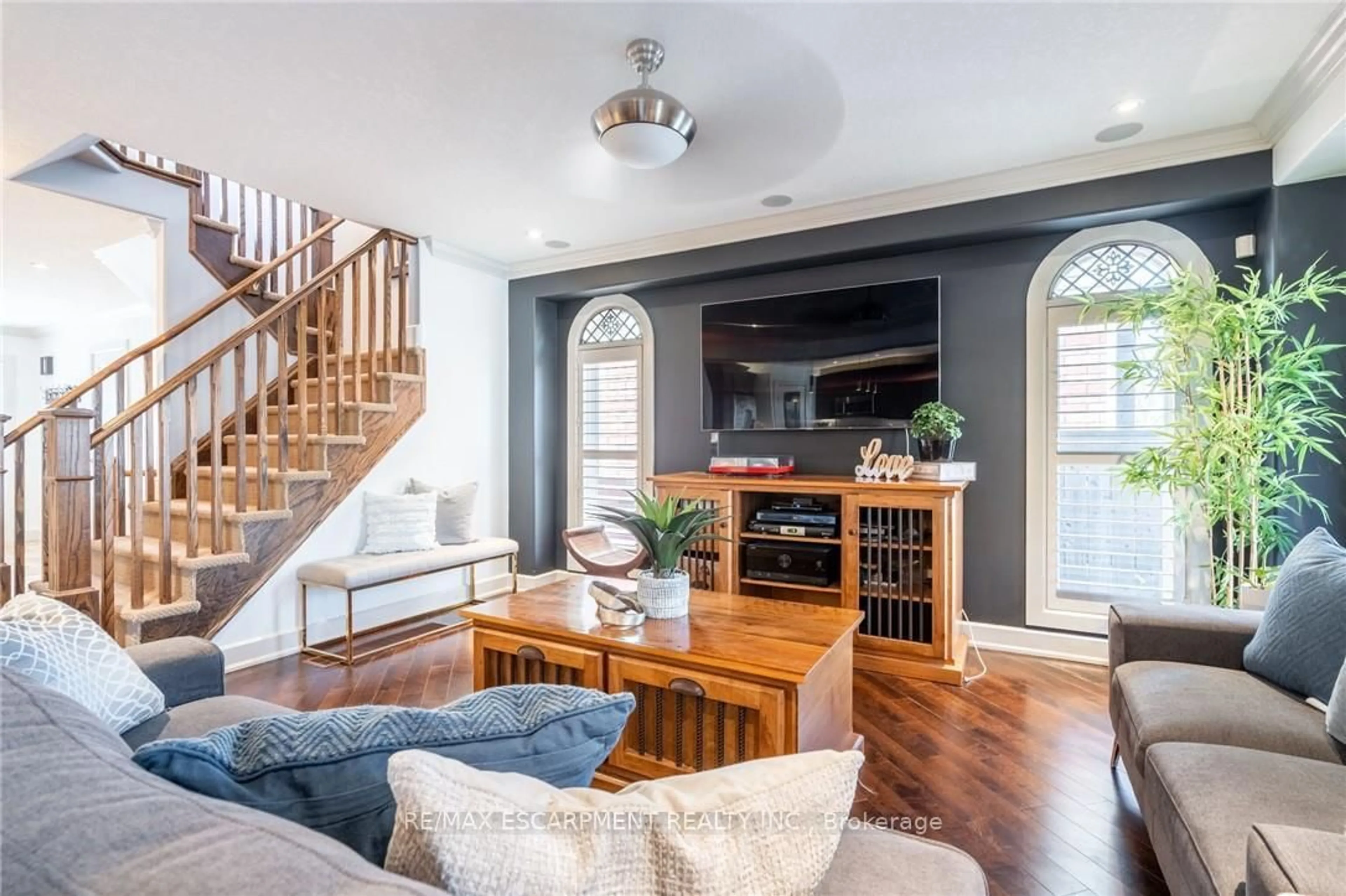 Living room with furniture, unknown for 16 Sycamore Cres, Grimsby Ontario L3M 5P7