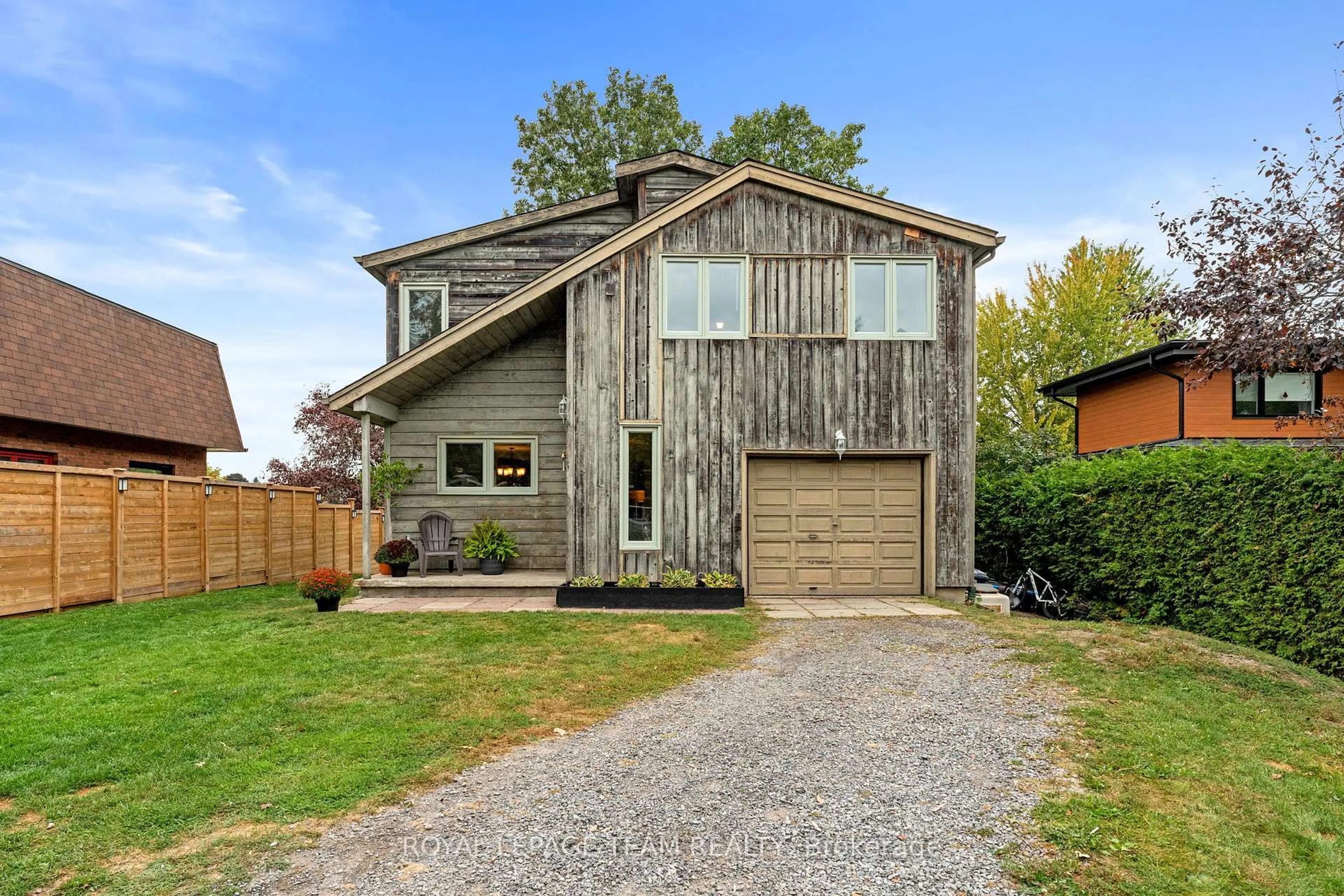 Home with brick exterior material, street for 1119 Firefly Lane, Manotick Ontario K4M 0T6