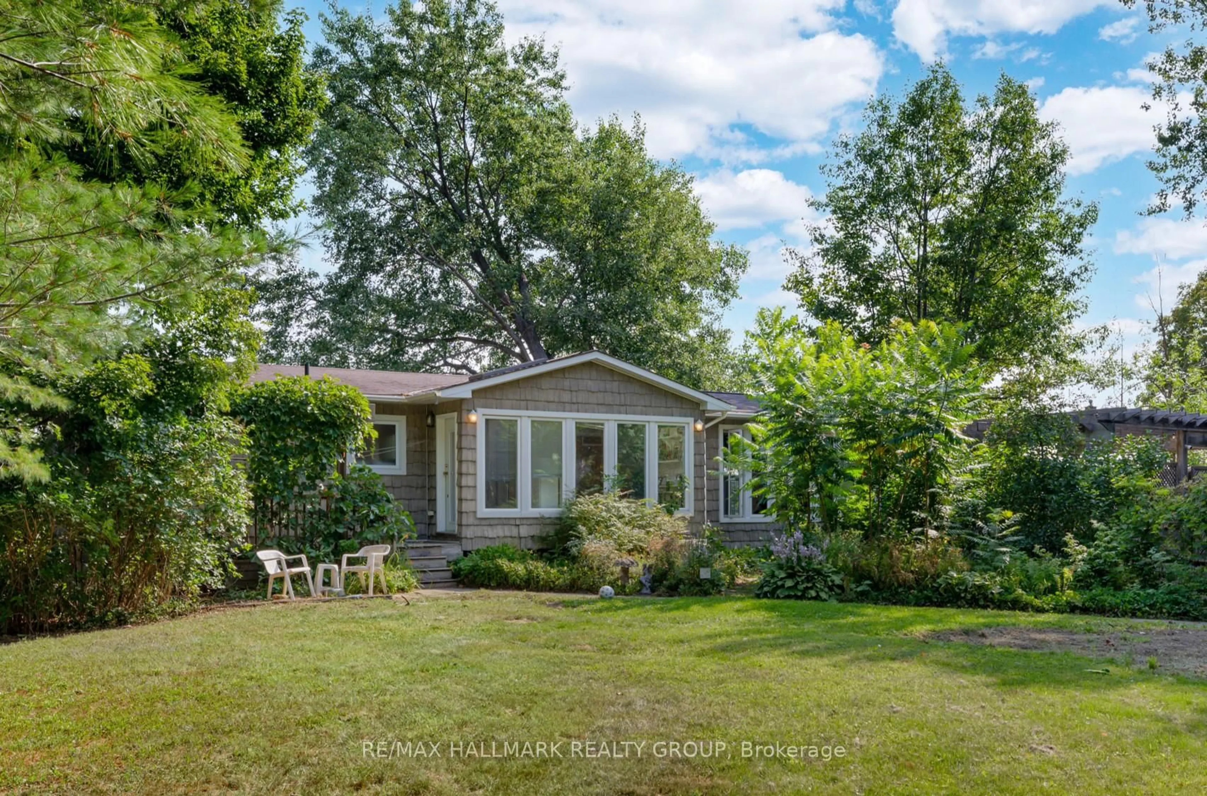 Unknown for 2860 Barlow Cres, Ottawa Ontario K0A 1T0