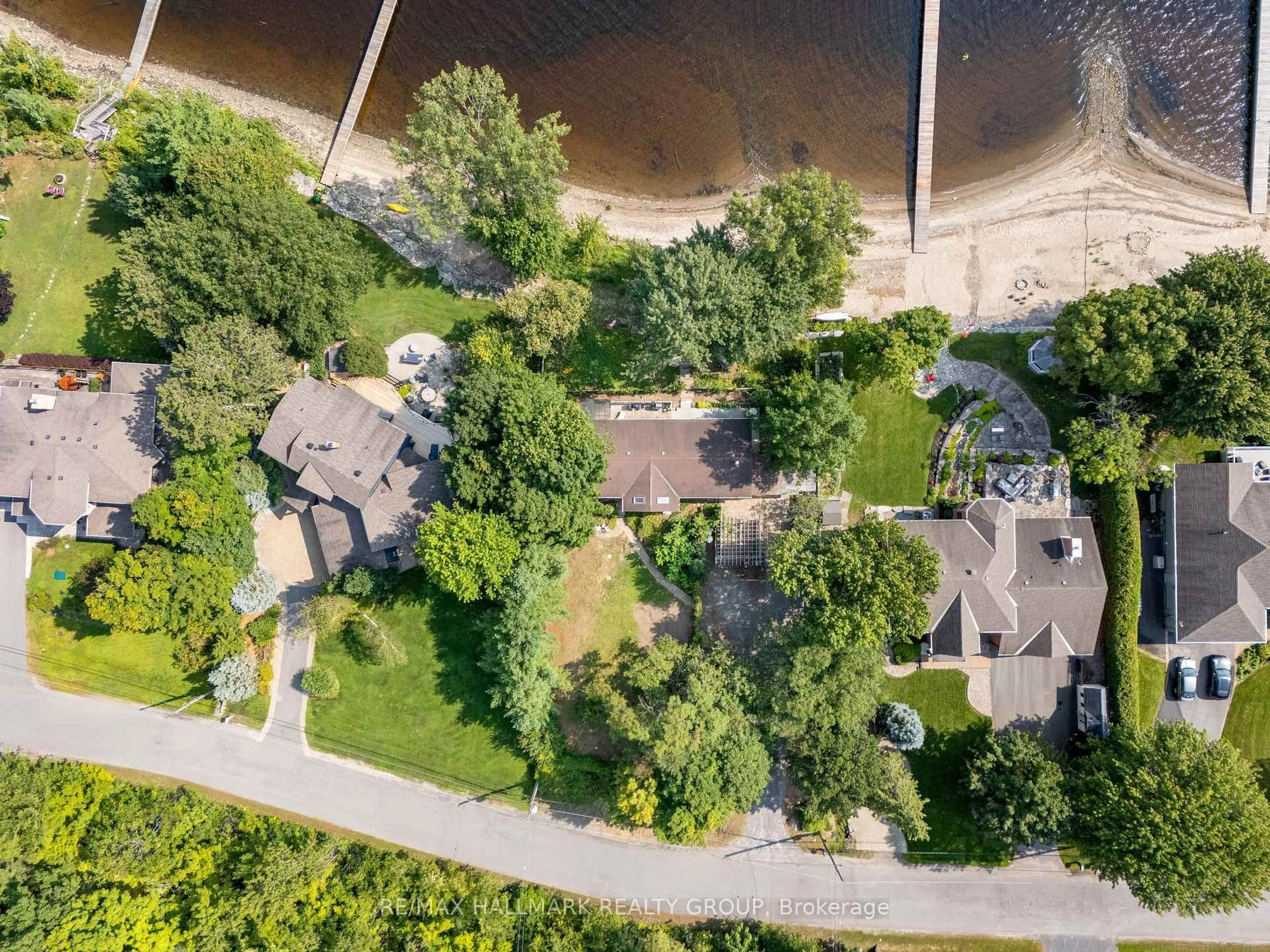 A pic from outside/outdoor area/front of a property/back of a property/a pic from drone, water/lake/river/ocean view for 2860 Barlow Cres, Ottawa Ontario K0A 1T0