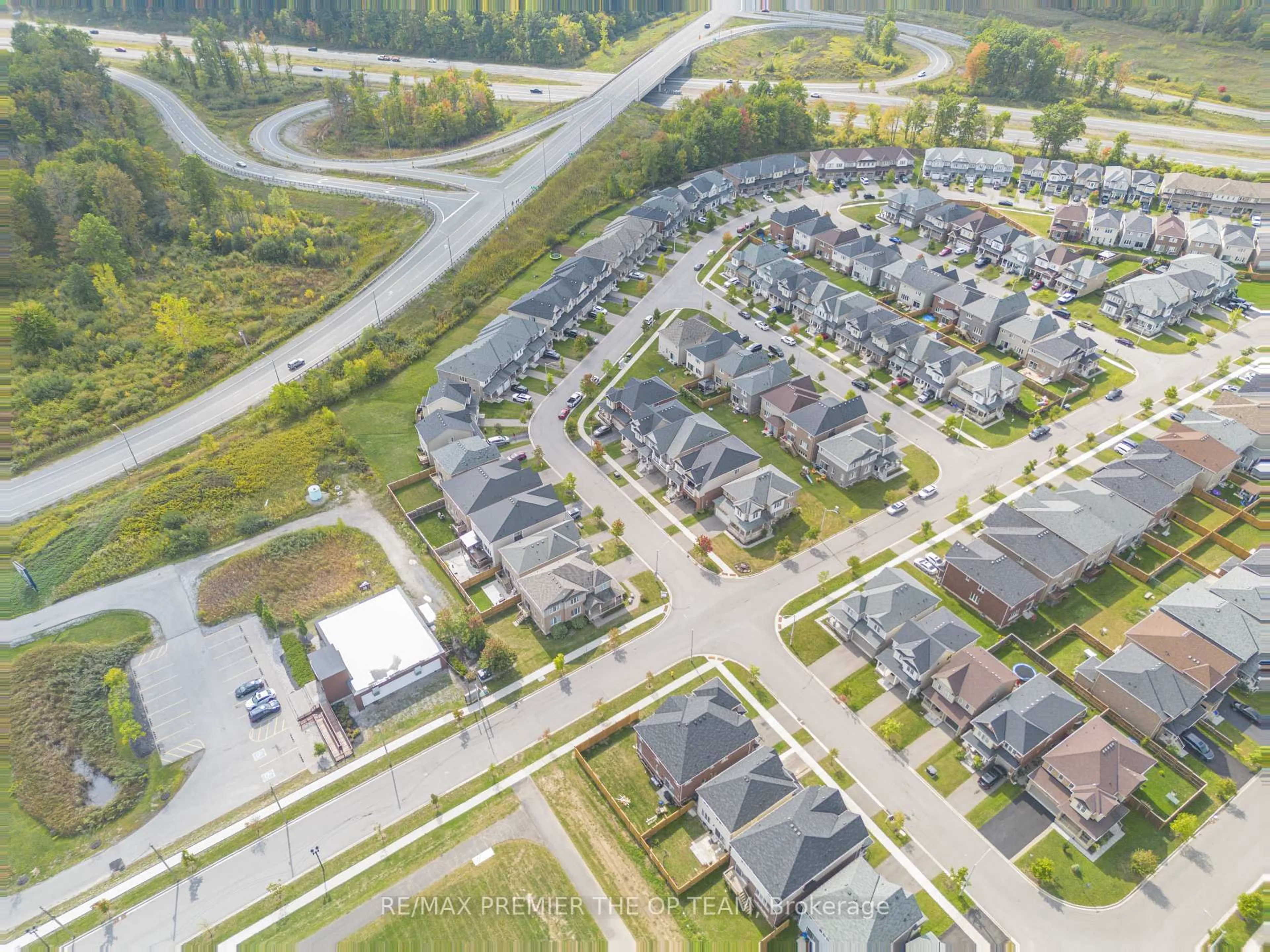 A pic from outside/outdoor area/front of a property/back of a property/a pic from drone, street for 220 Esther Cres, Thorold Ontario L3B 0H1
