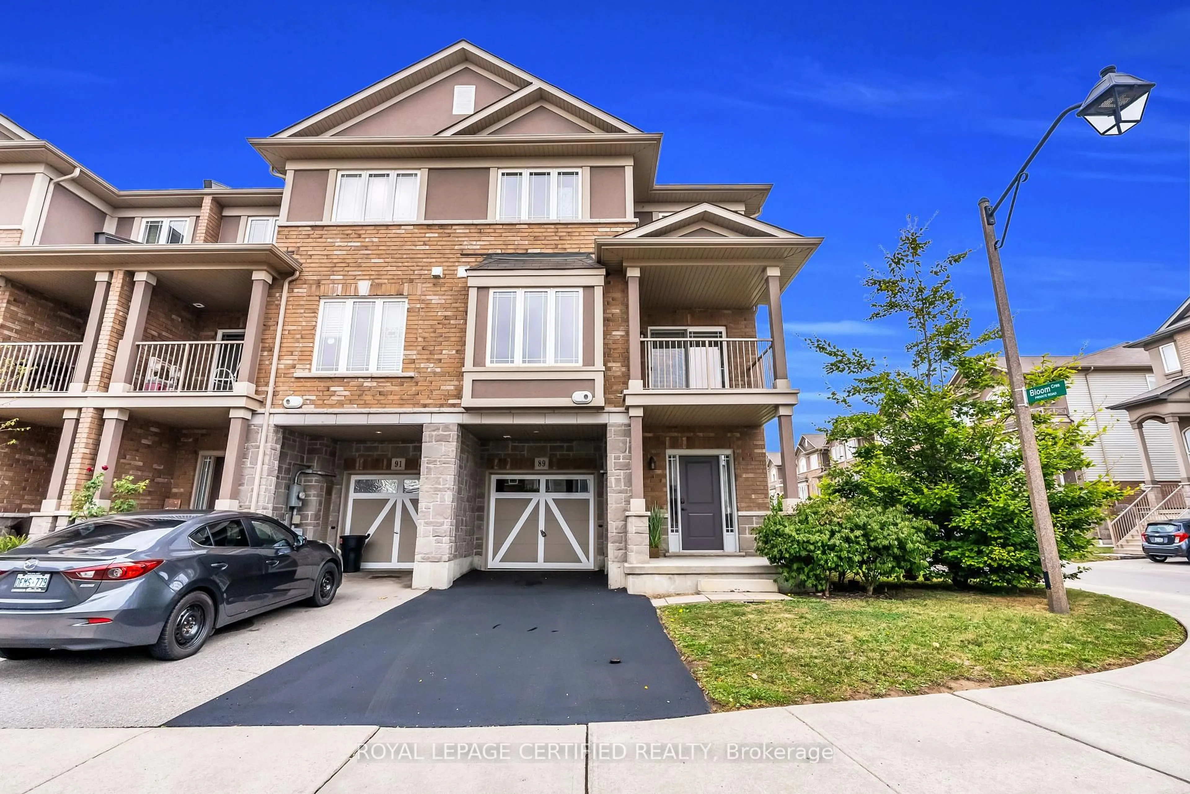 A pic from outside/outdoor area/front of a property/back of a property/a pic from drone, street for 89 Bloom Cres, Hamilton Ontario L0R 1P0