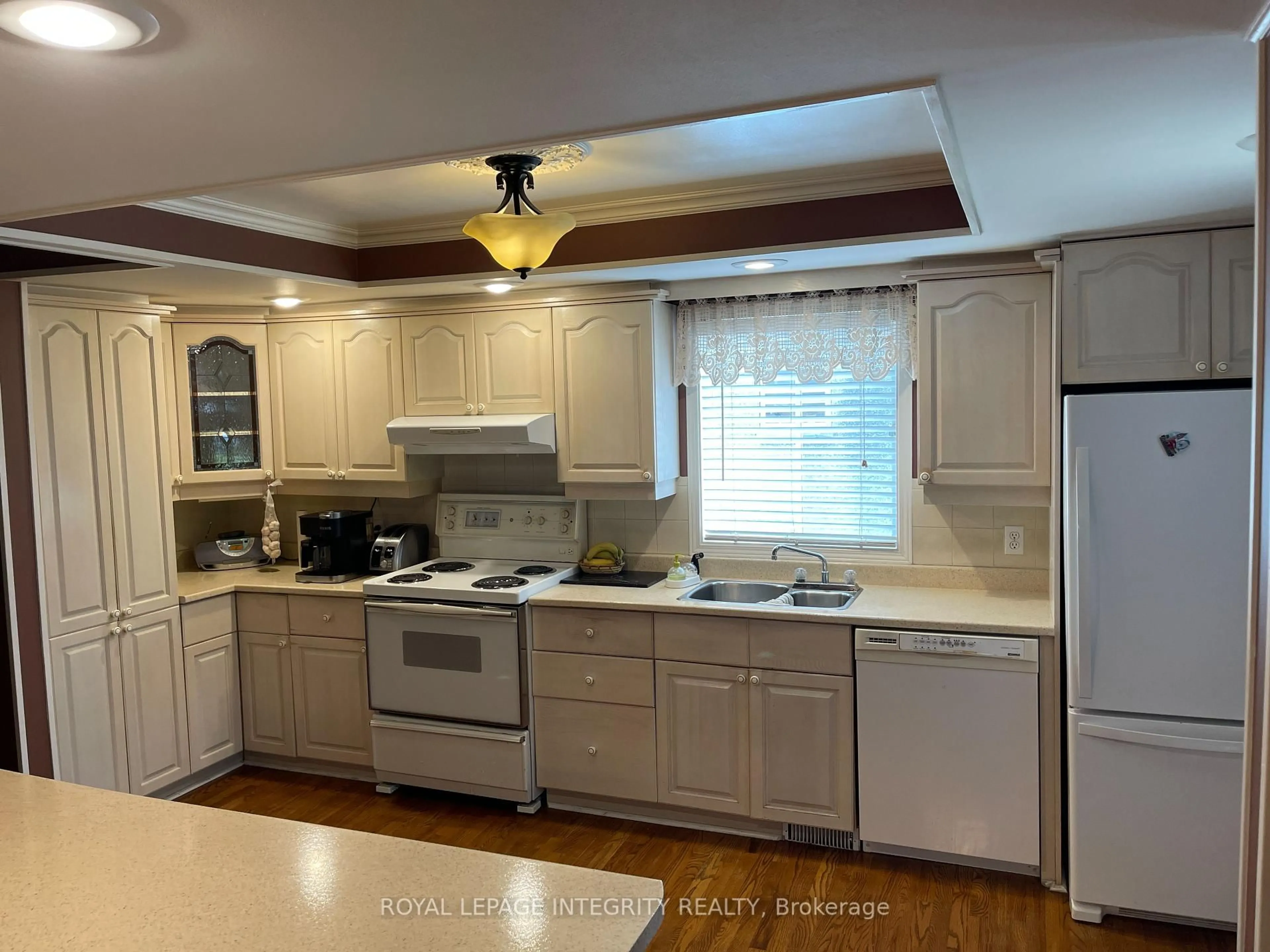 Open concept kitchen, unknown for 469 Guy St, Ottawa Ontario K1K 1C1