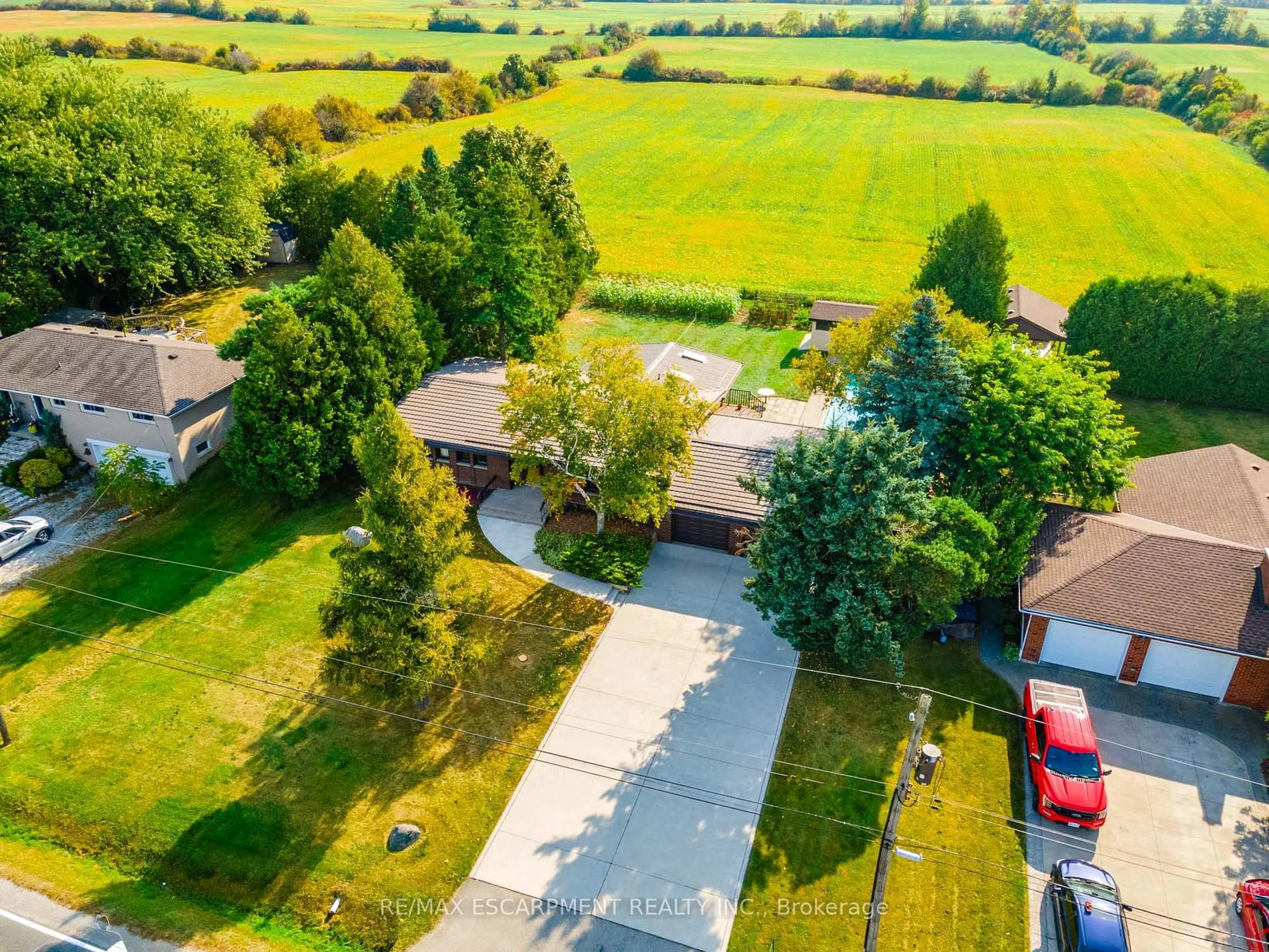 A pic from outside/outdoor area/front of a property/back of a property/a pic from drone, street for 515 Trinity Church Rd, Hamilton Ontario L0R 1P0