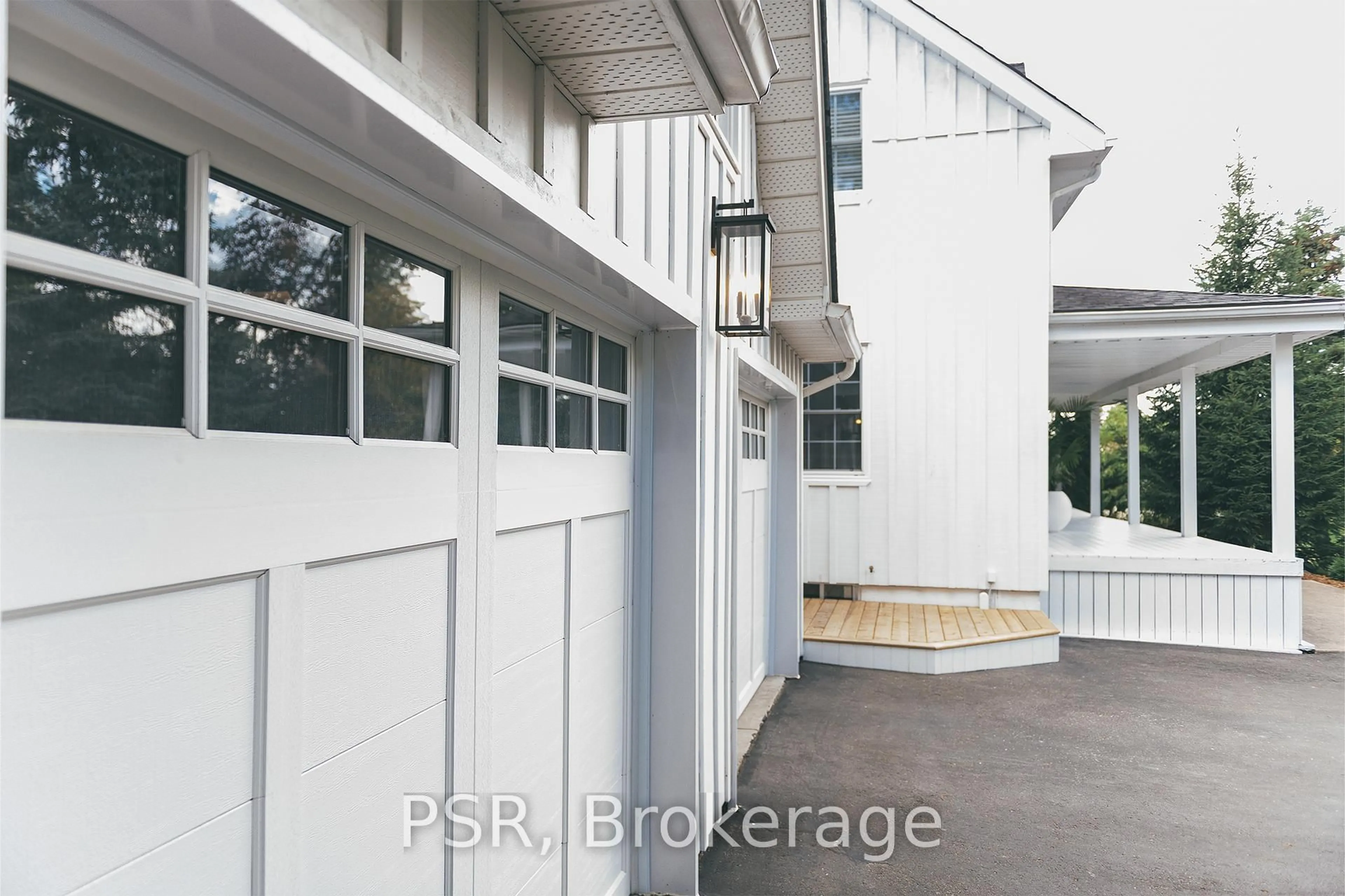 Indoor garage for 1877 12th Line, Selwyn Ontario K0L 2H0