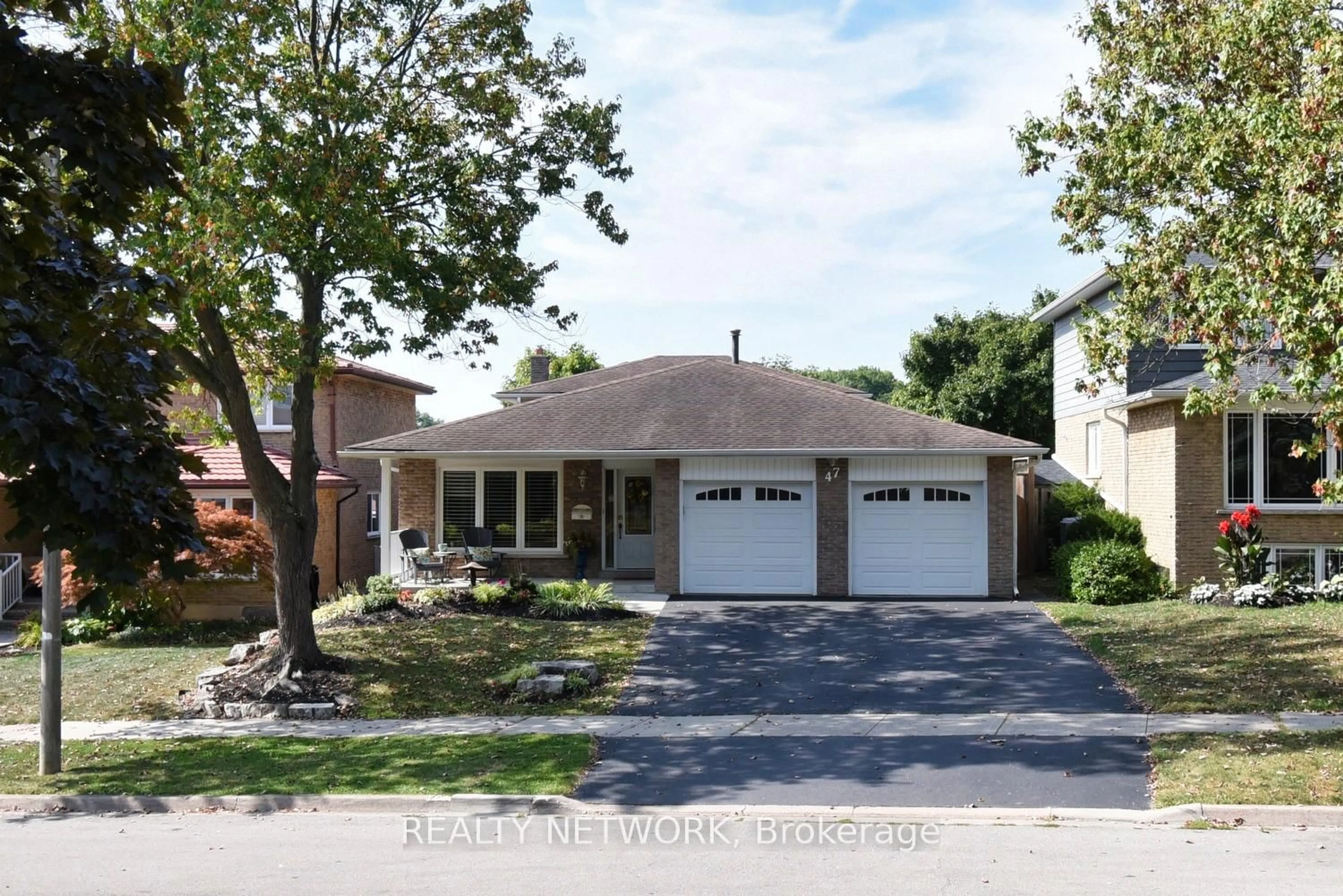 Home with brick exterior material, street for 47 Highland Park Dr, Hamilton Ontario L9H 6G4