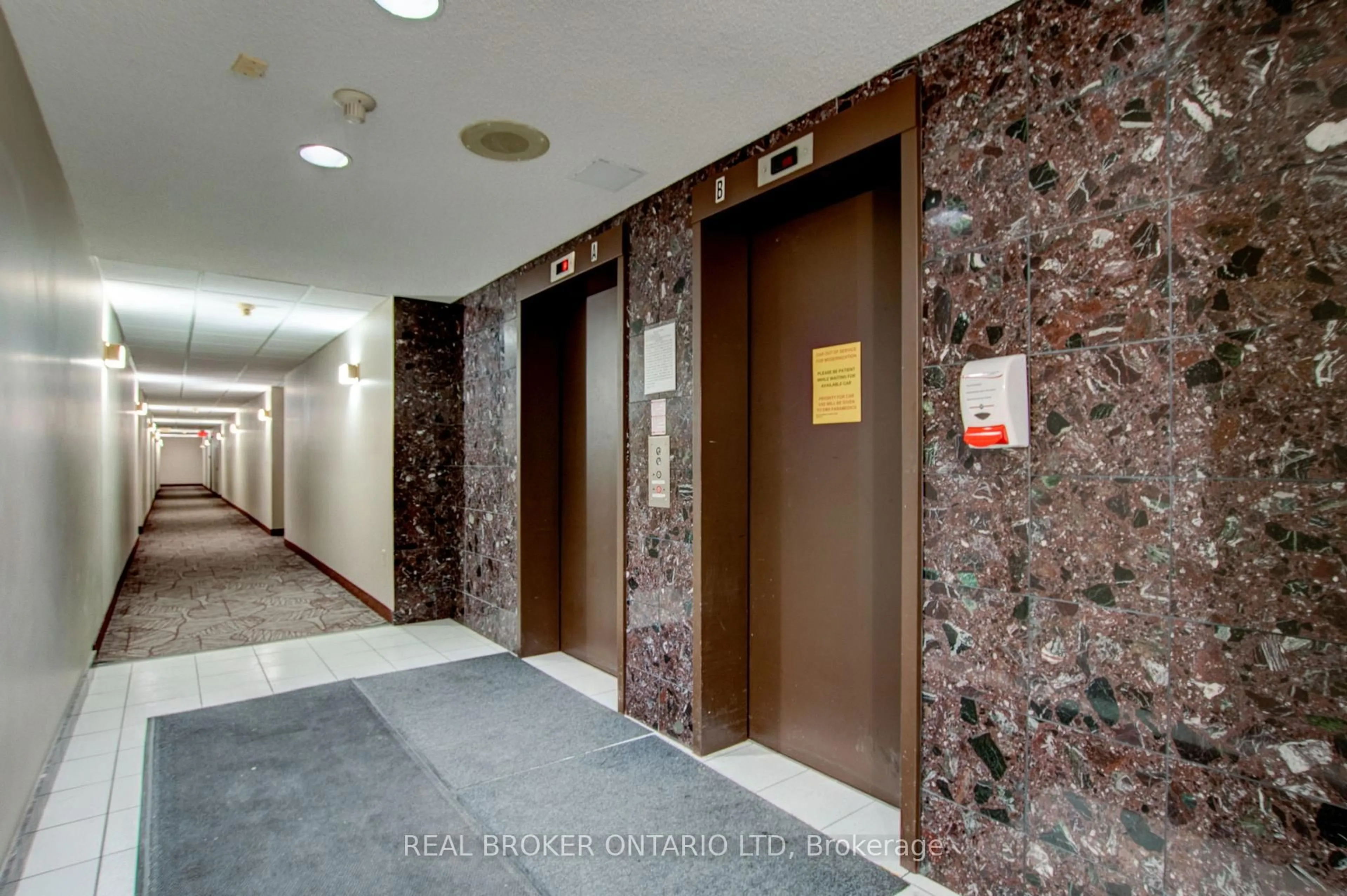 Indoor foyer for 1180 Commissioners Rd #310, London South Ontario N6K 4J2