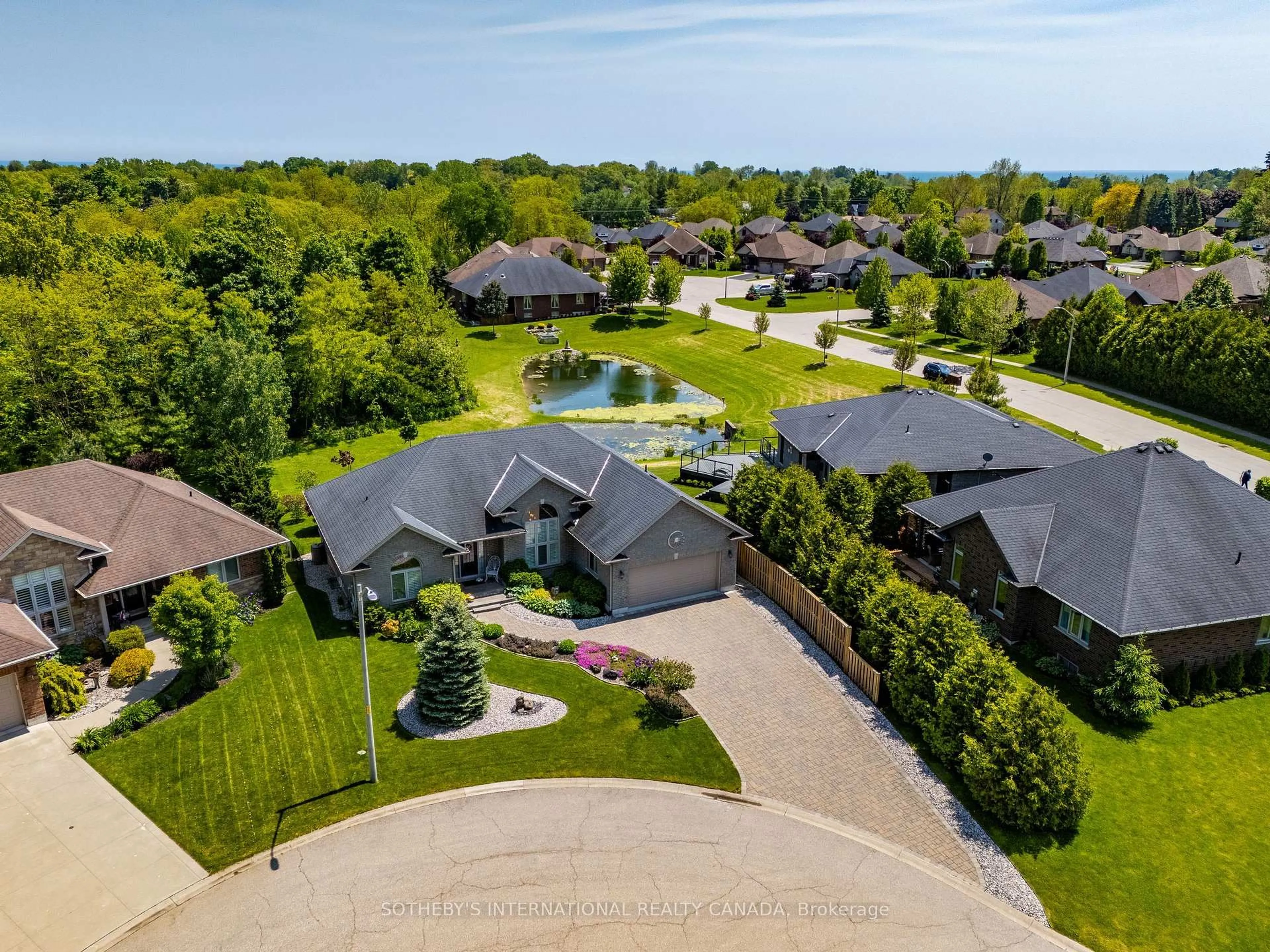A pic from outside/outdoor area/front of a property/back of a property/a pic from drone, unknown for 25 Birch Ave, Norfolk Ontario N0A 1N6