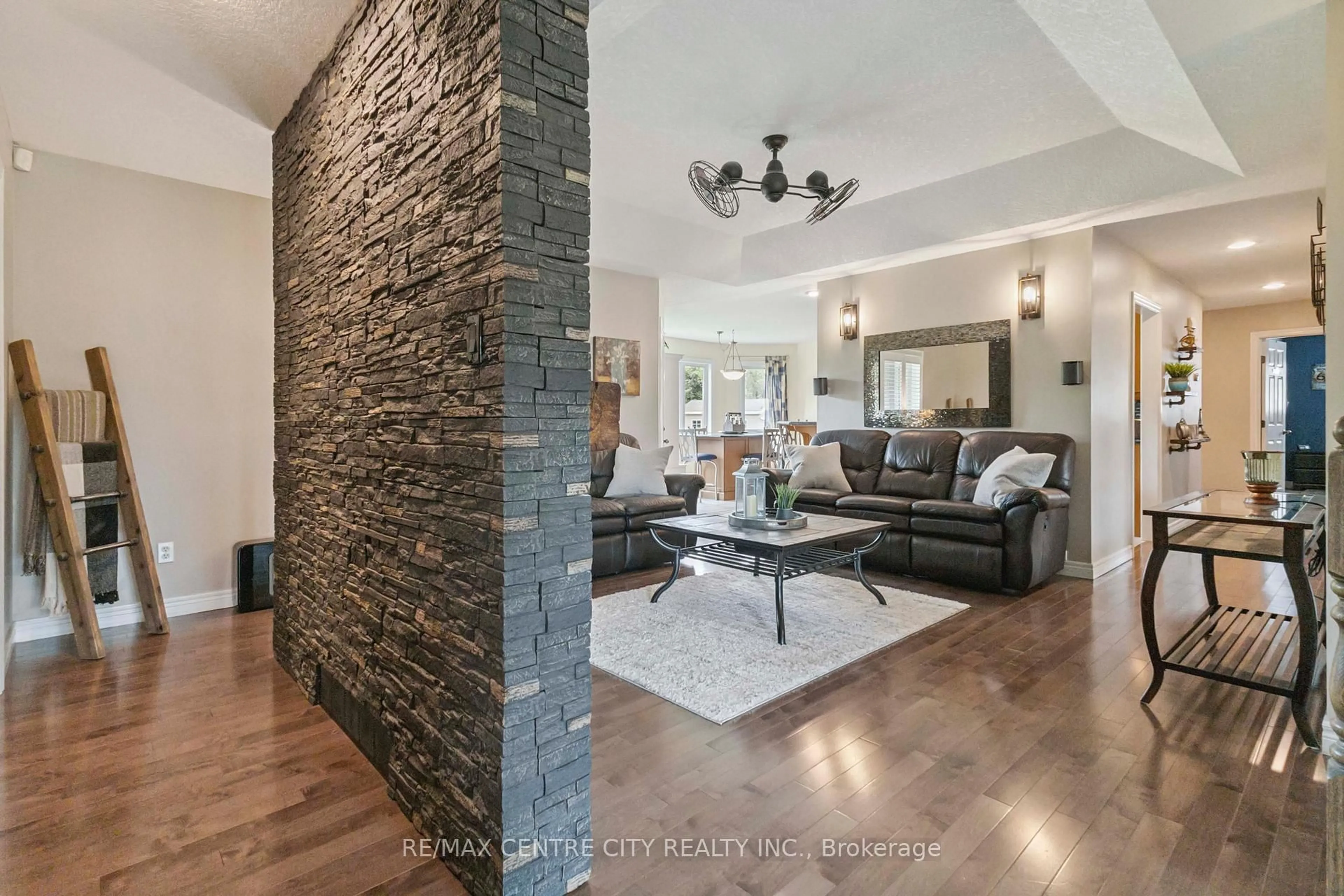 Unknown for 1839 Parkhurst Ave, London East Ontario N5V 2C4