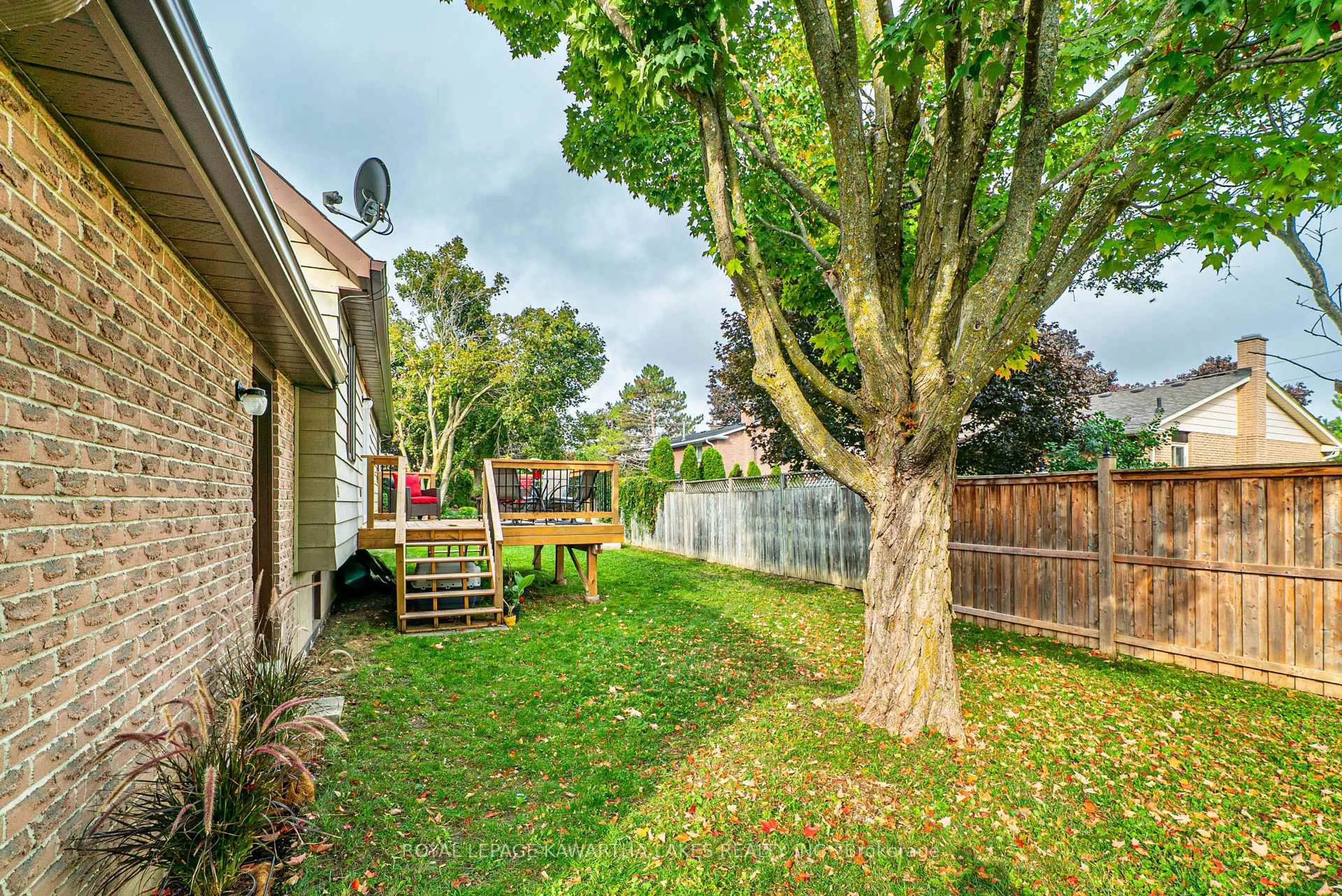 Patio, unknown for 10 Don Crt, Kawartha Lakes Ontario K9V 5T1