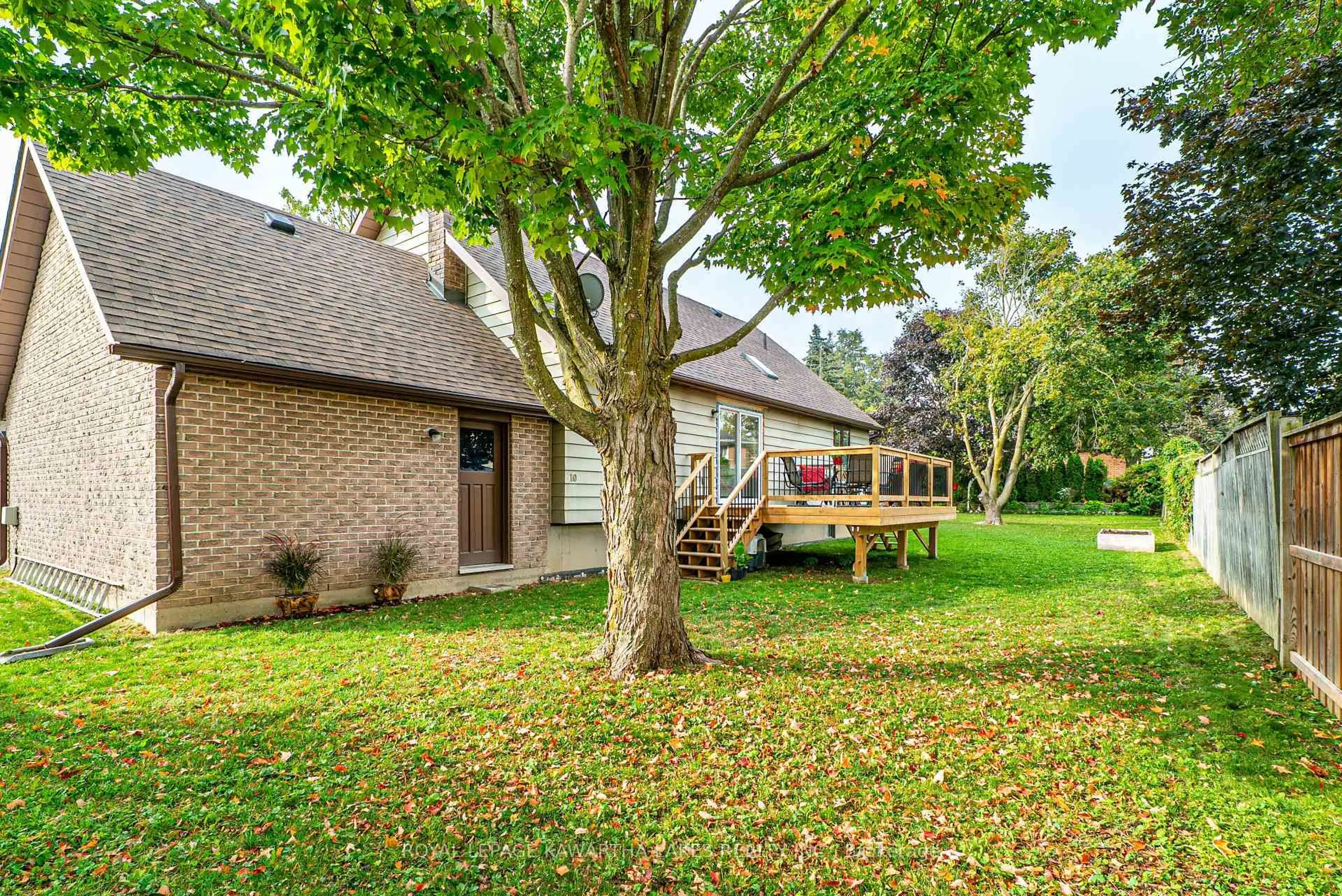 Patio, unknown for 10 Don Crt, Kawartha Lakes Ontario K9V 5T1