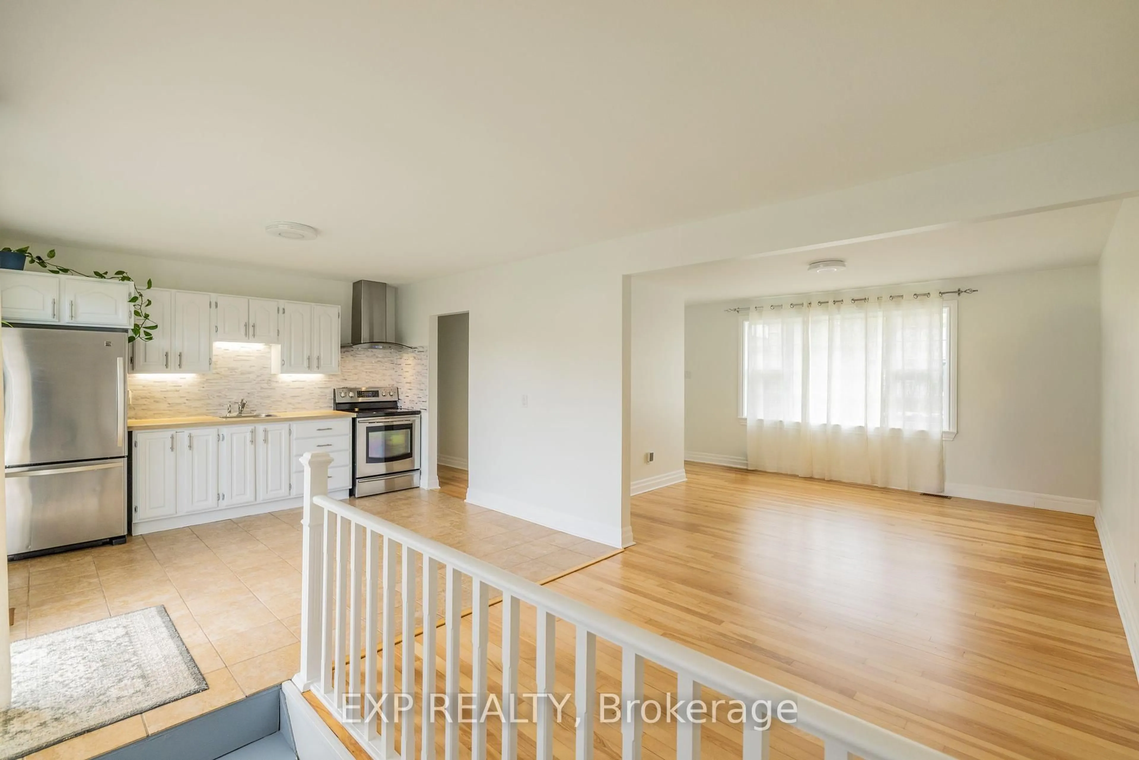 Unknown for 1954 Rosebella Ave, Ottawa Ontario K1T 1G7