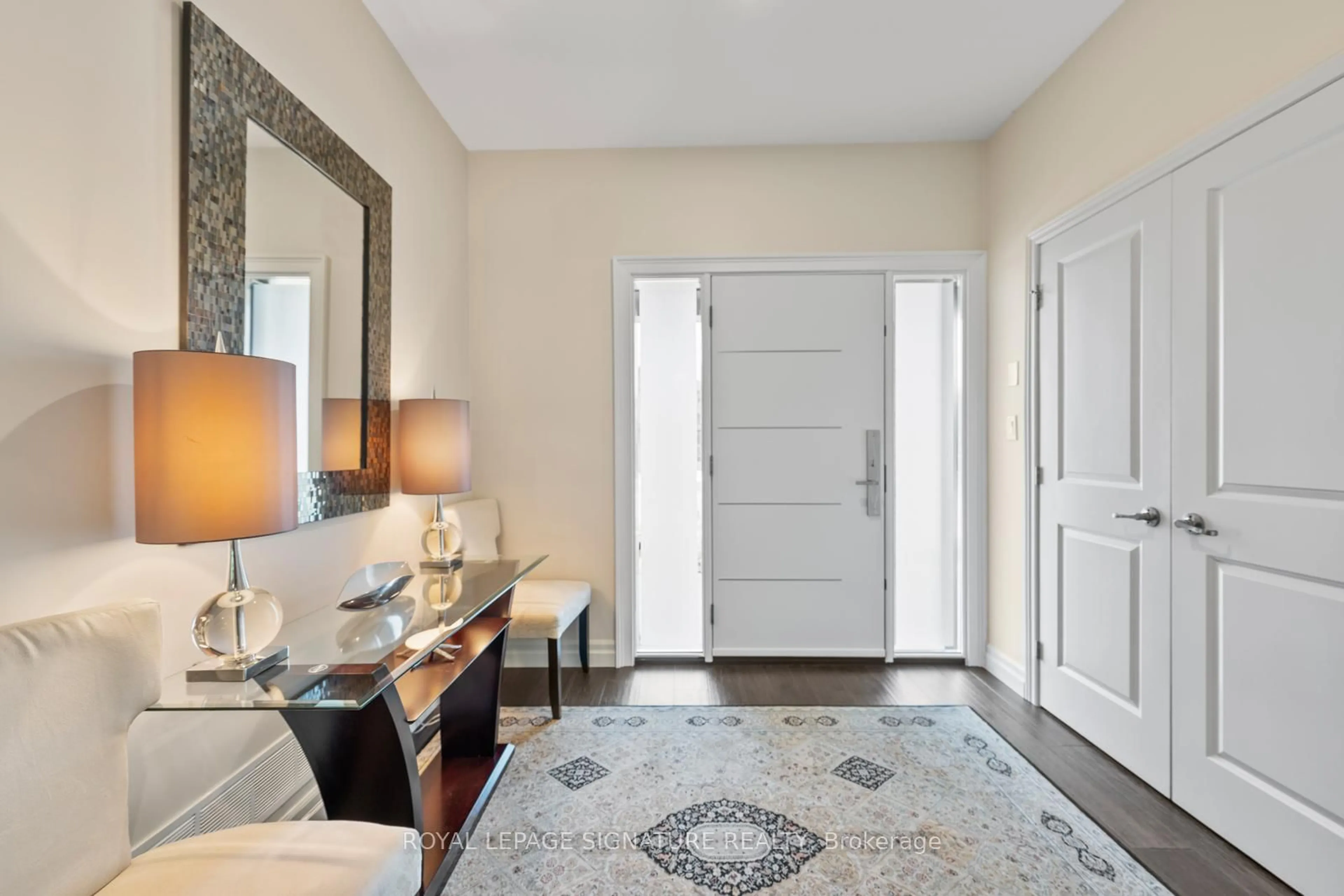 Indoor entryway for 704 Robert Ferrie Dr, Kitchener Ontario N2R 0B2