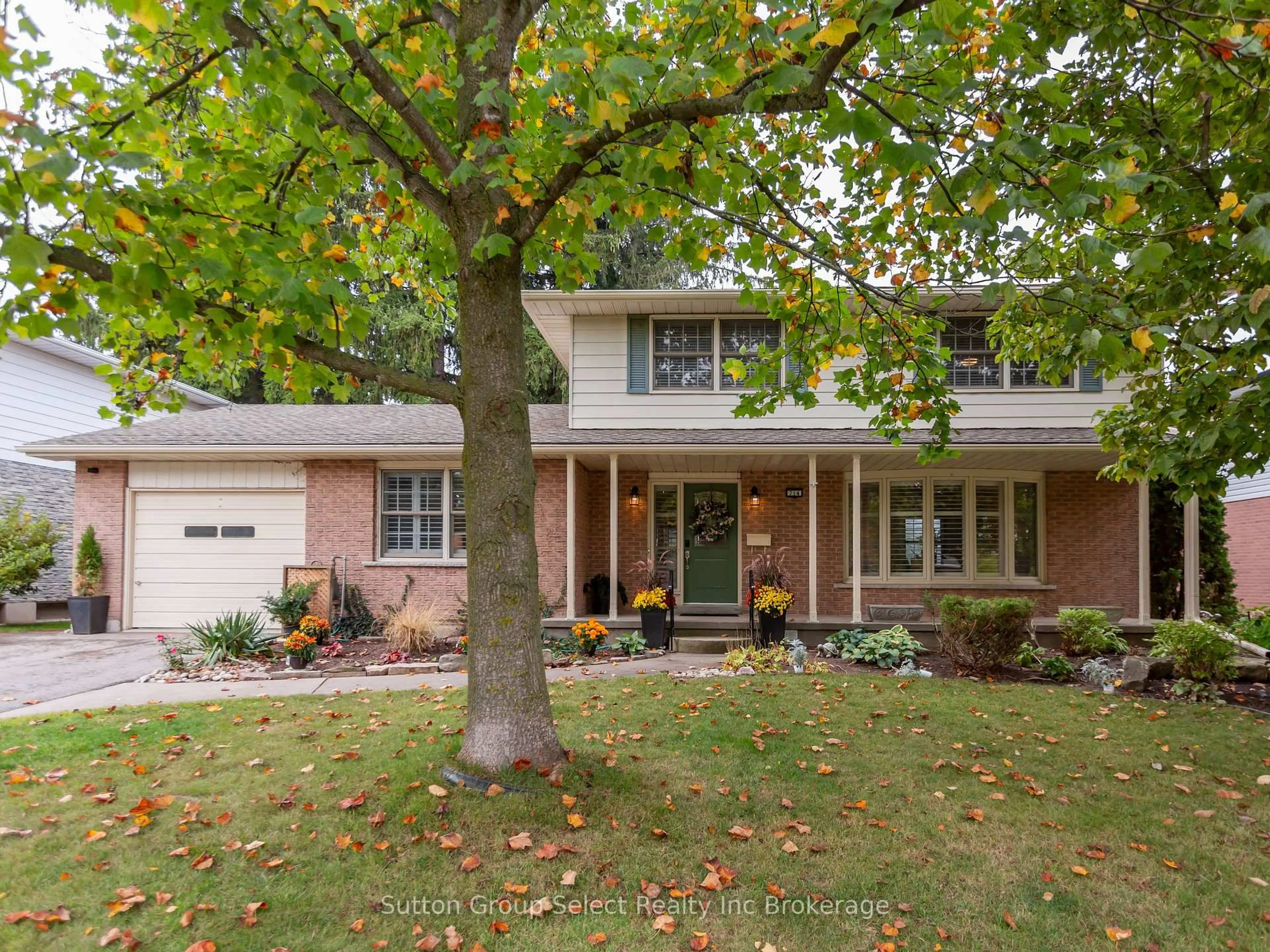 Home with brick exterior material, street for 714 Gladstone Dr, Woodstock Ontario N4S 5S9