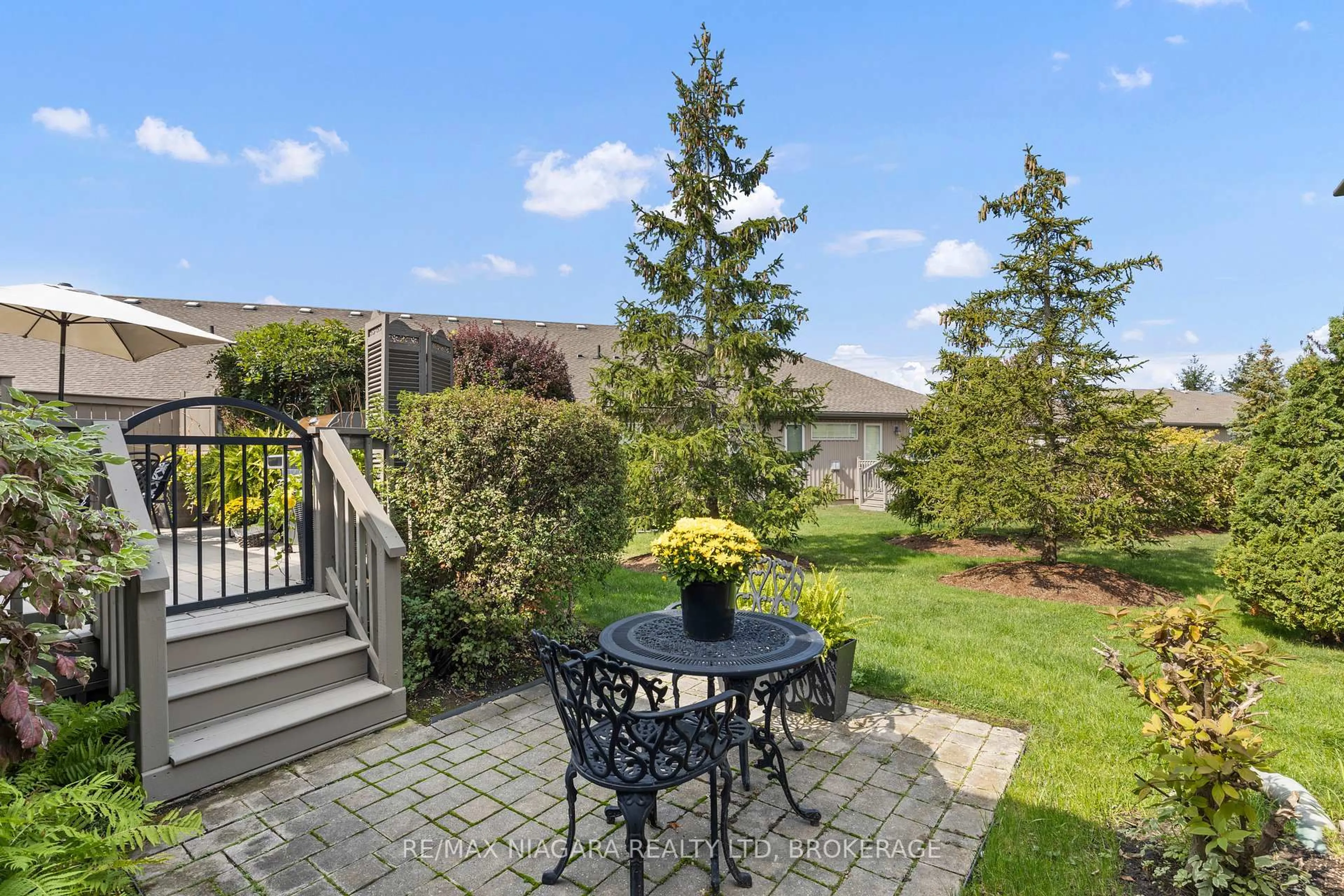 Patio, unknown for 42 ROSE GLEN Cres, Niagara-on-the-Lake Ontario L0S 1J0
