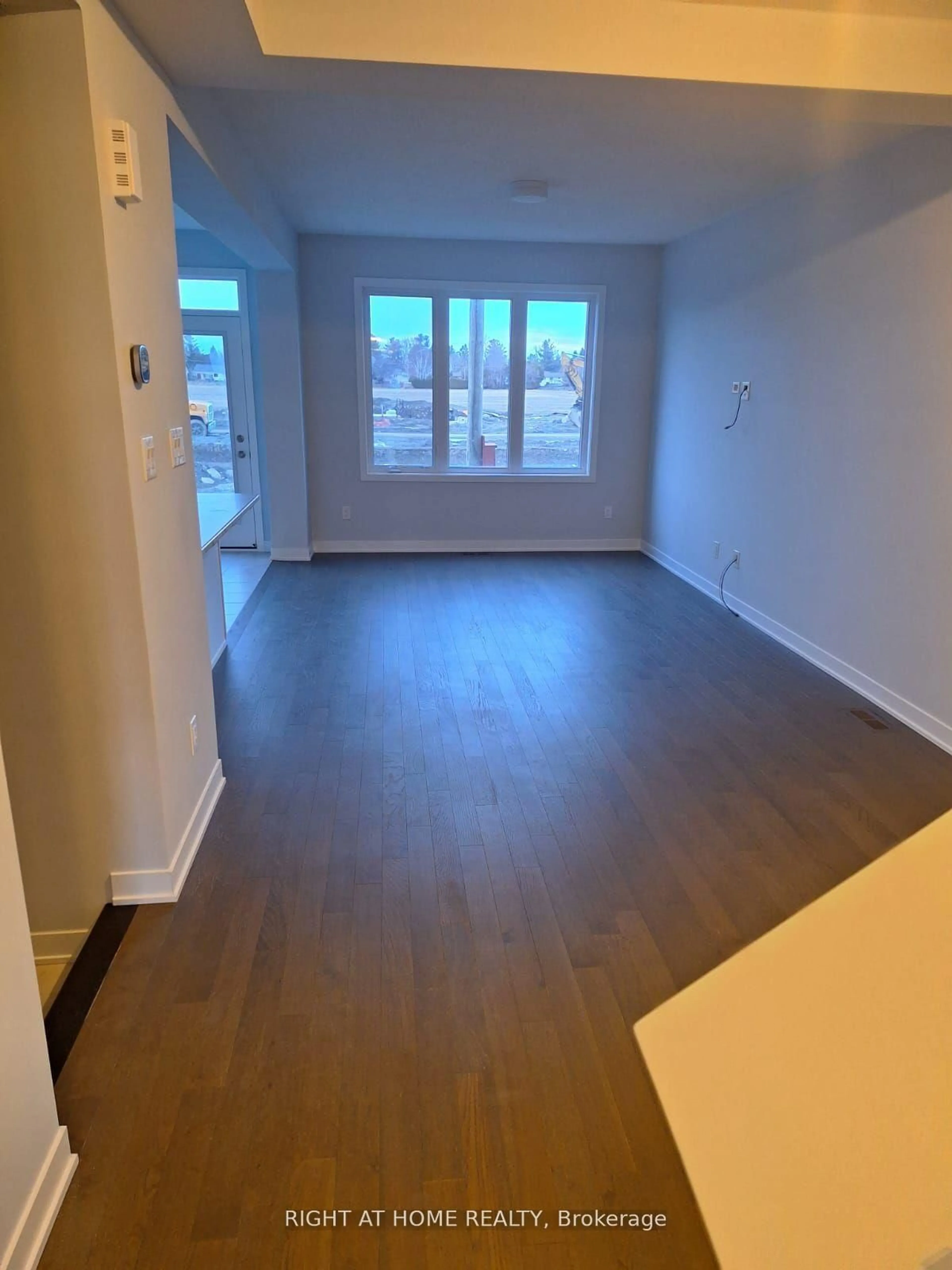 A pic of a room for 738 Quilter Row, Richmond Ontario K0A 2Z0
