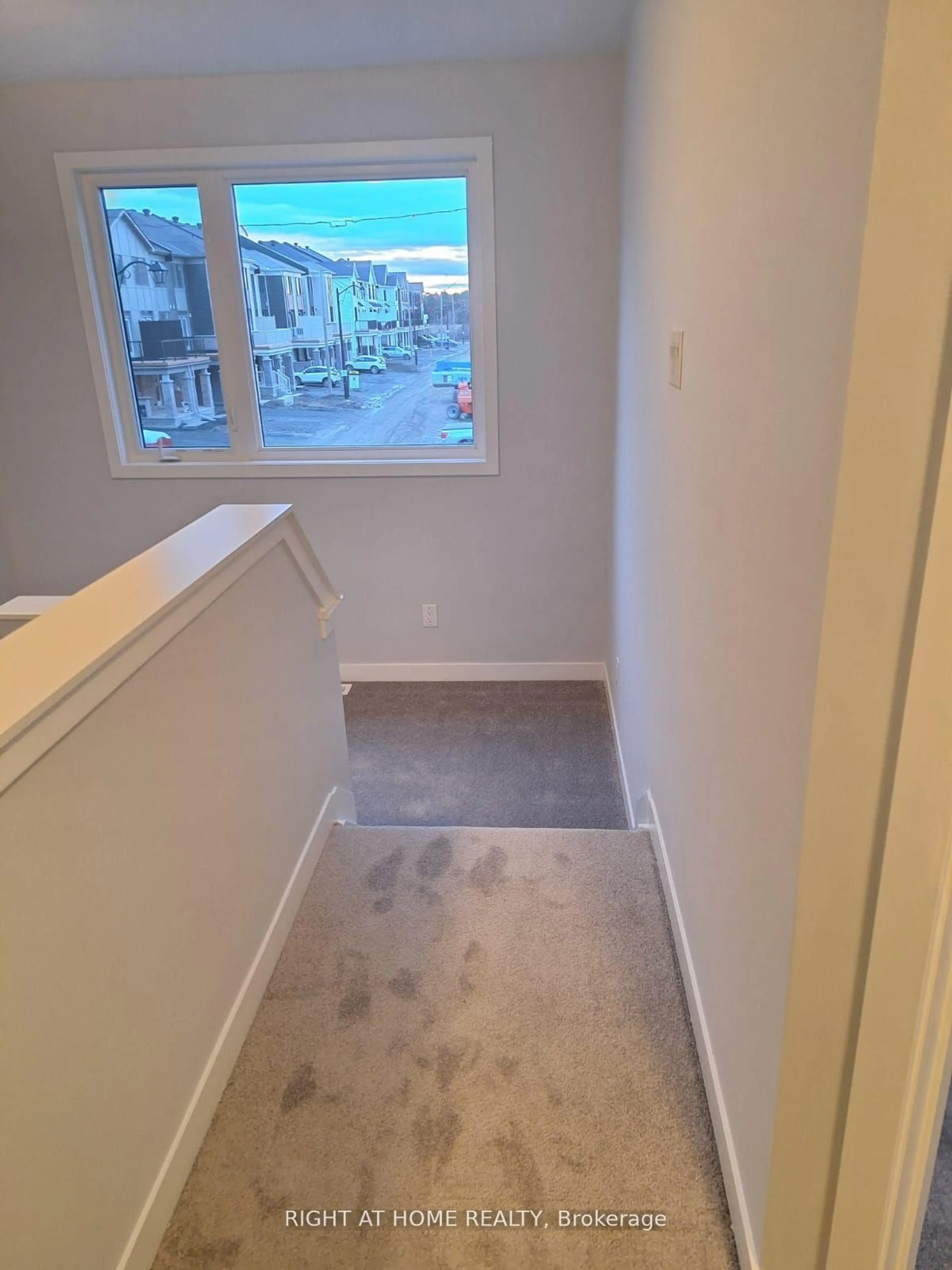 A pic of a room for 738 Quilter Row, Richmond Ontario K0A 2Z0