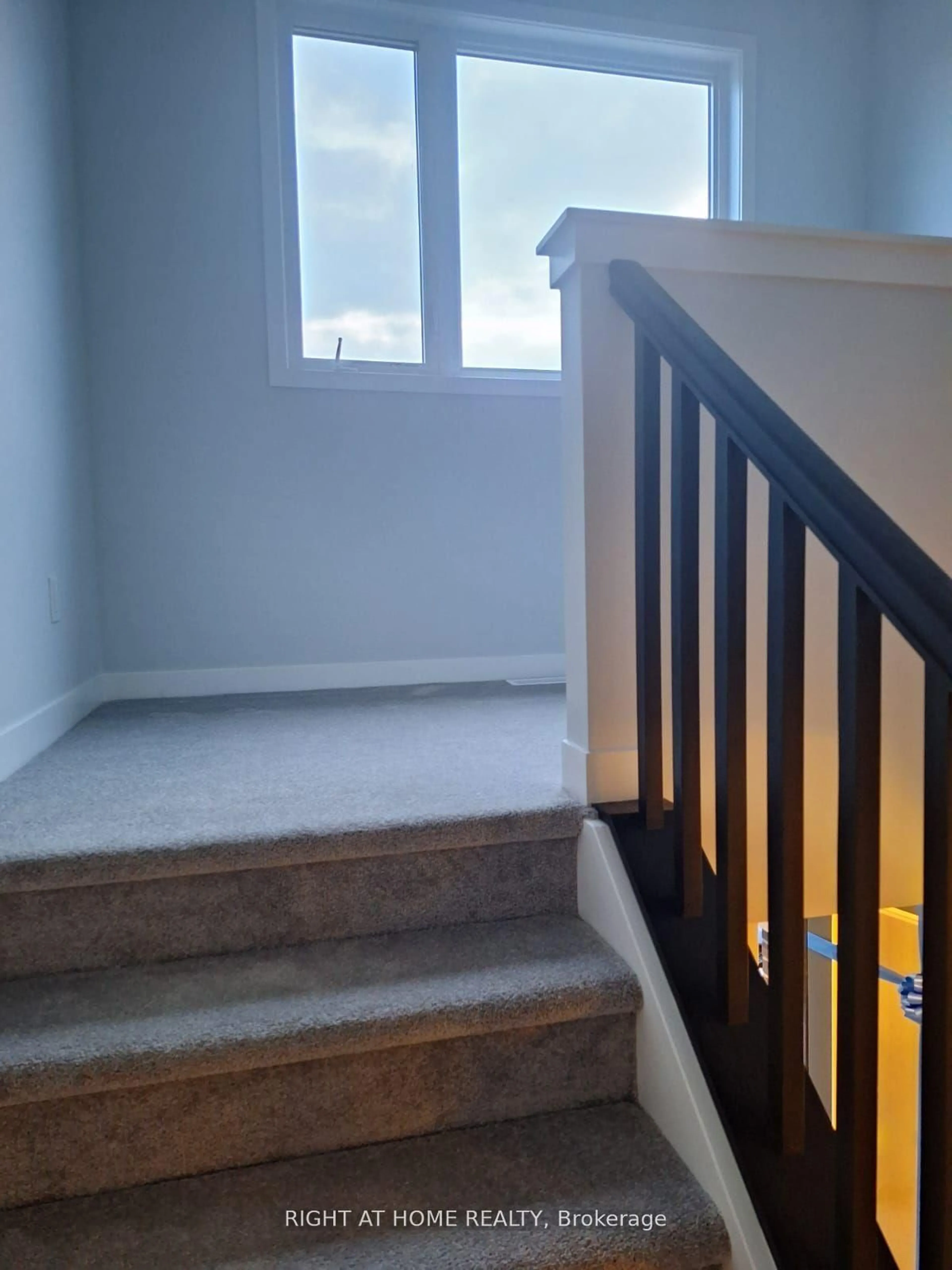 Stairs for 738 Quilter Row, Richmond Ontario K0A 2Z0