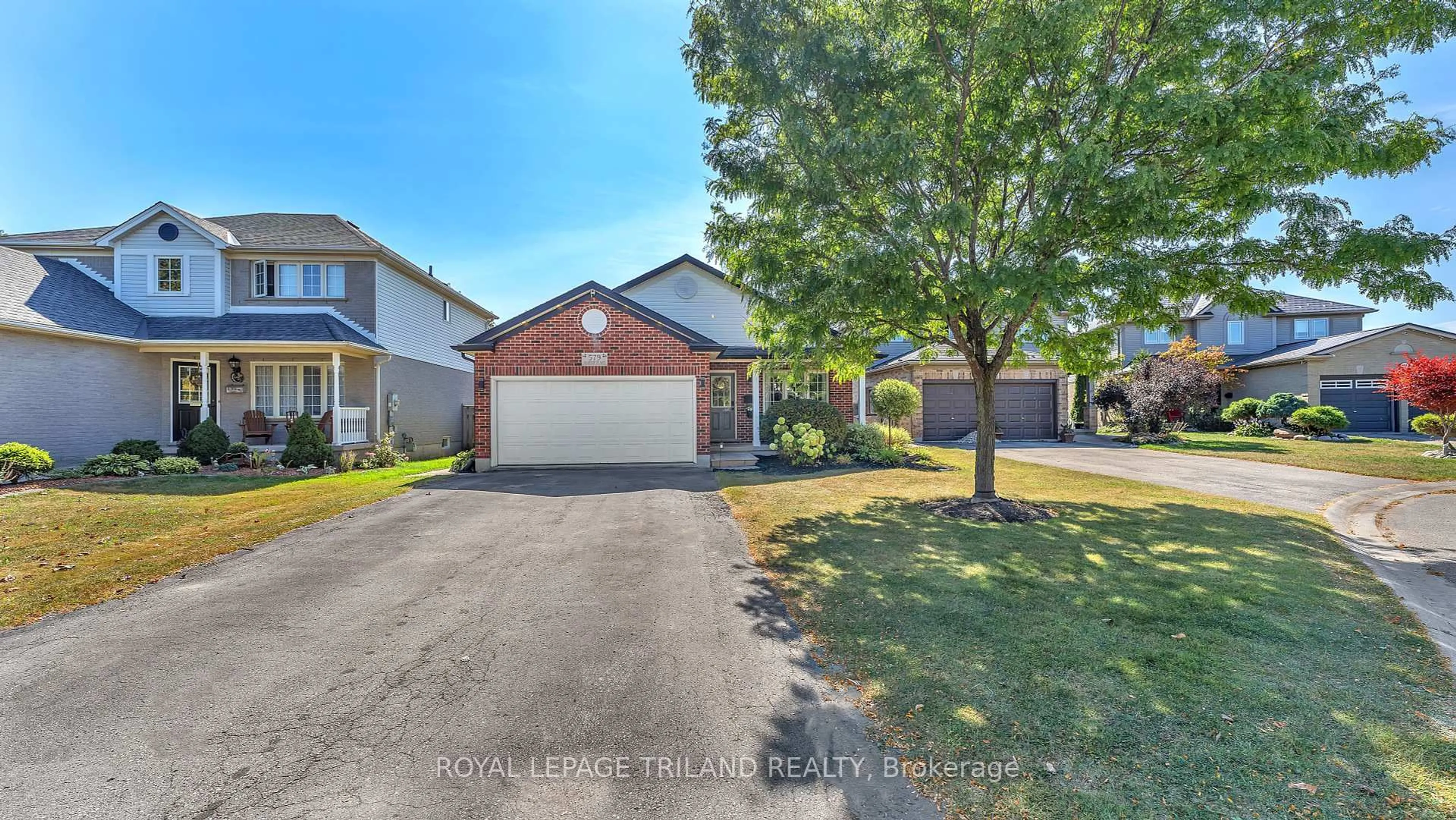 A pic from outside/outdoor area/front of a property/back of a property/a pic from drone, street for 579 HARTOP Pl, London South Ontario N6M 1J5