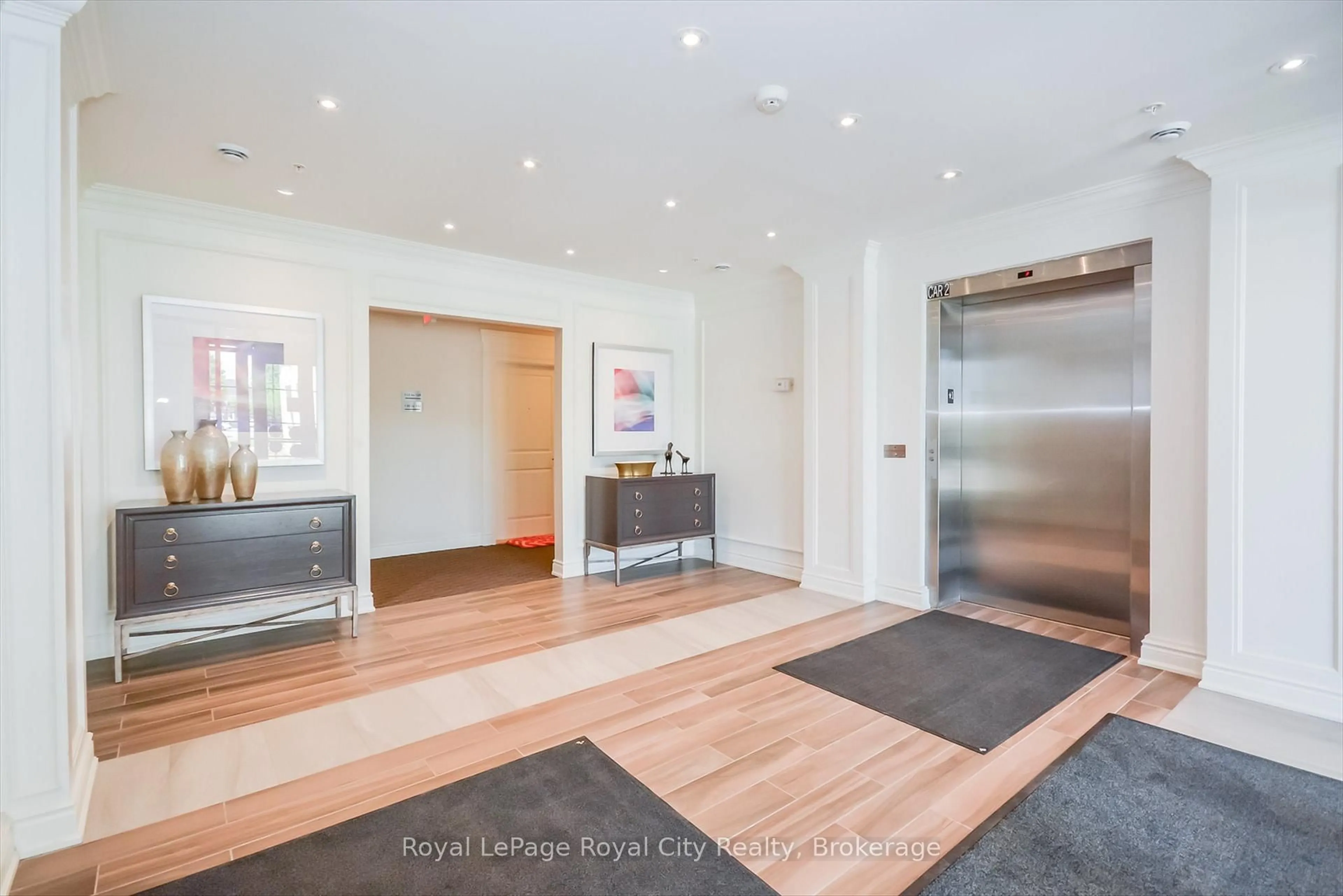 Indoor entryway for 1077 Gordon St #418, Guelph Ontario N1G 0E3