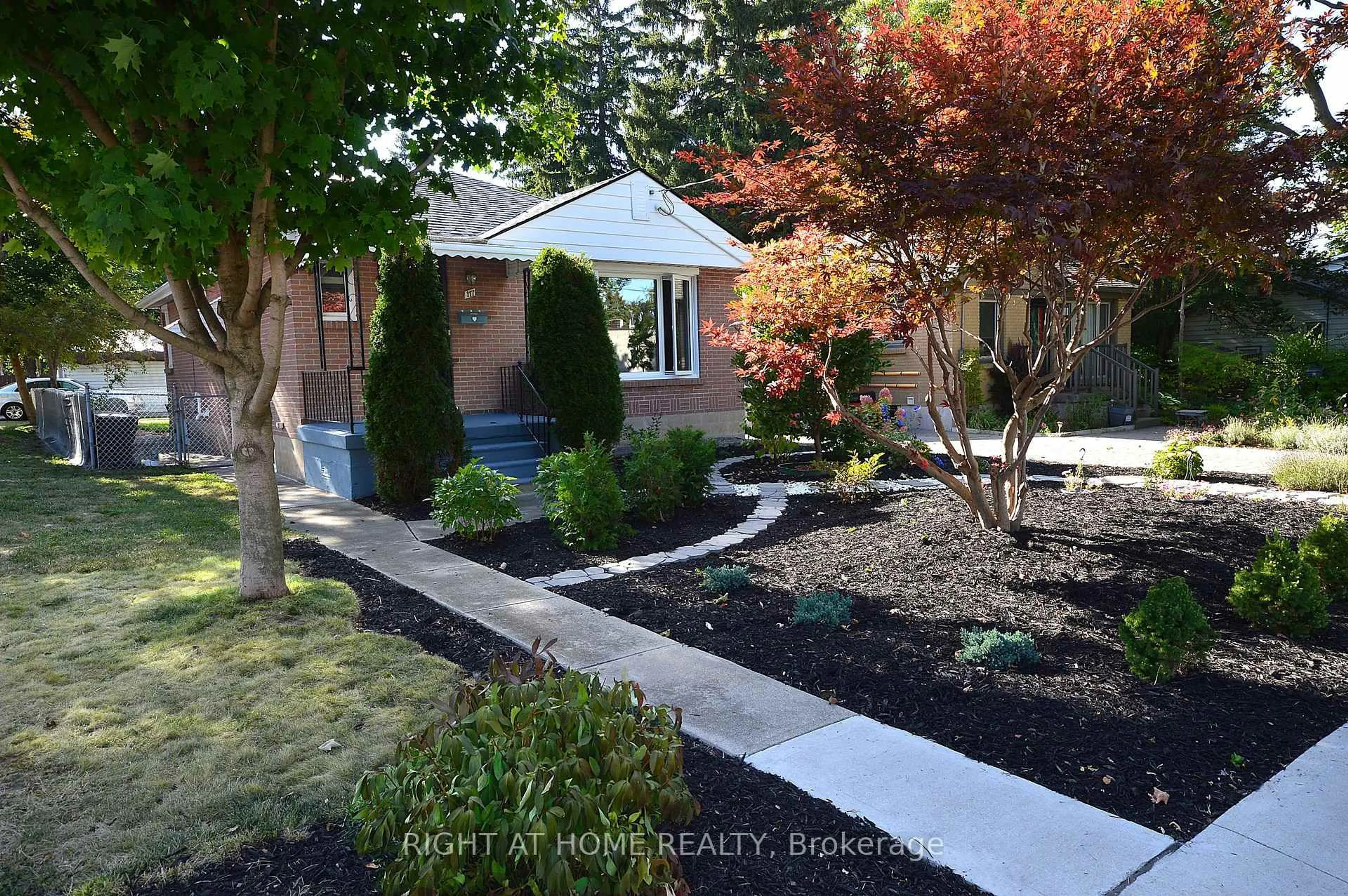 Unknown for 117 Barker St, London East Ontario N5Y 1X9