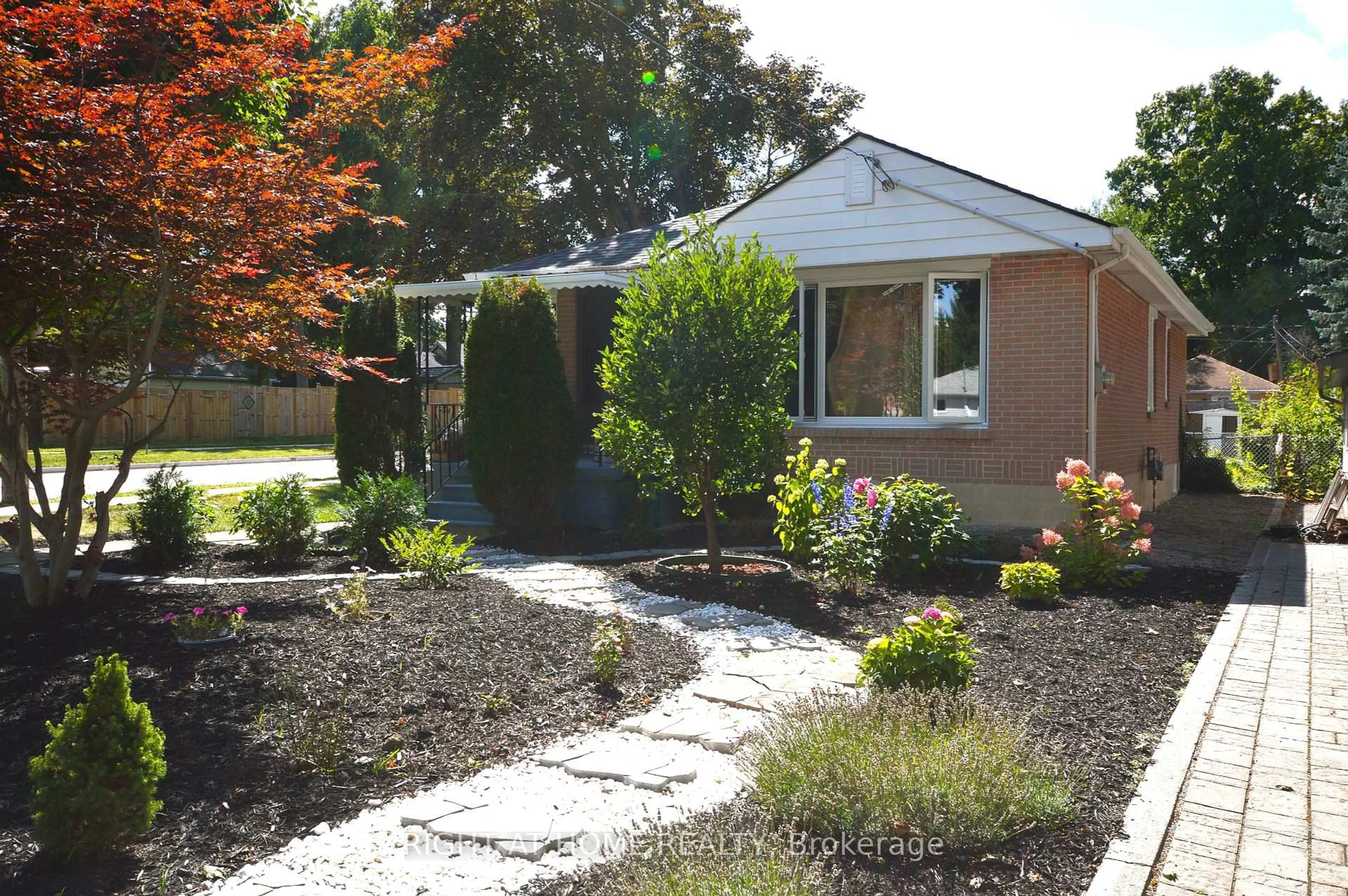 Patio, street for 117 Barker St, London East Ontario N5Y 1X9