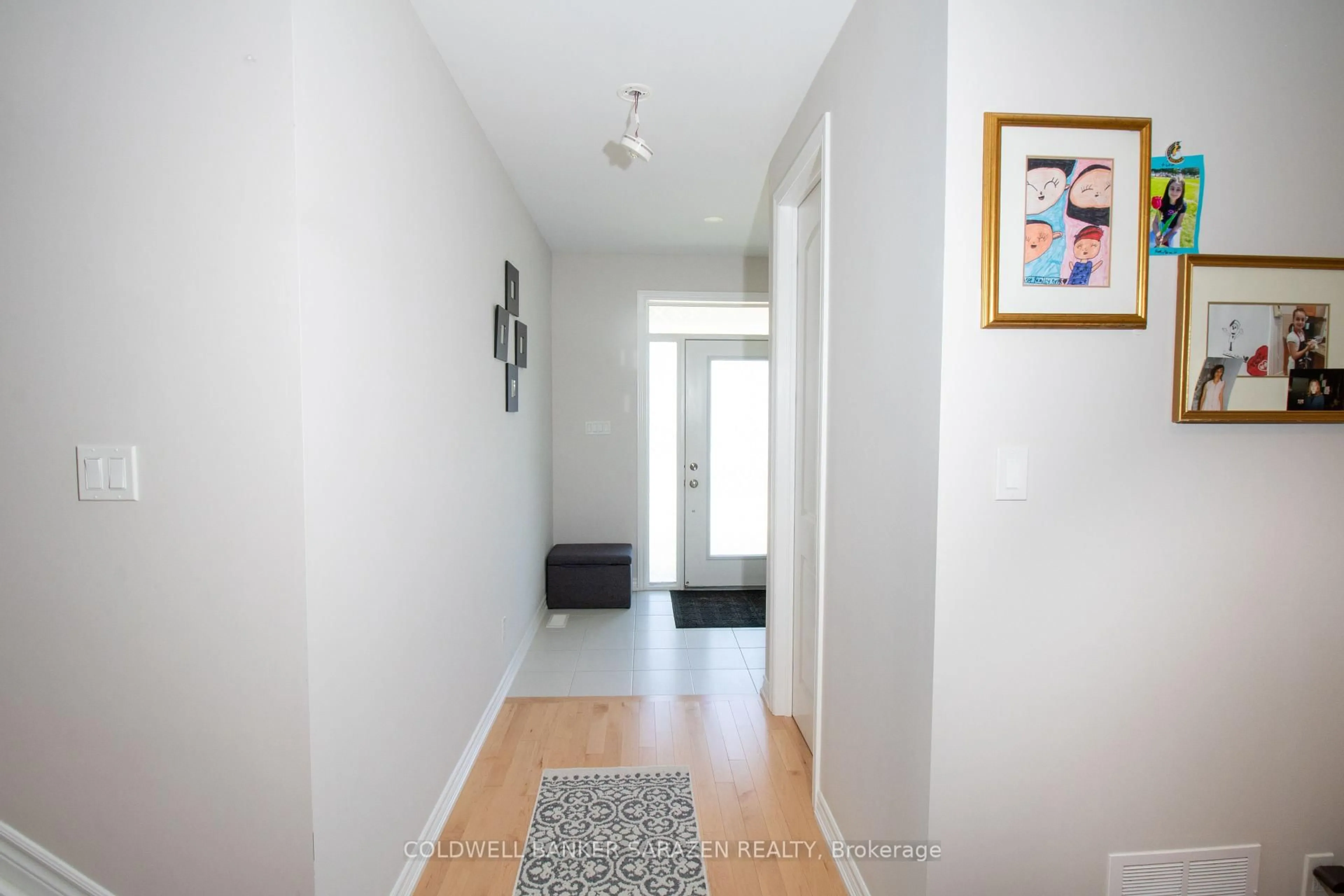 Indoor entryway for 213 MEYNELL Rd, Richmond Ontario K0A 2Z0