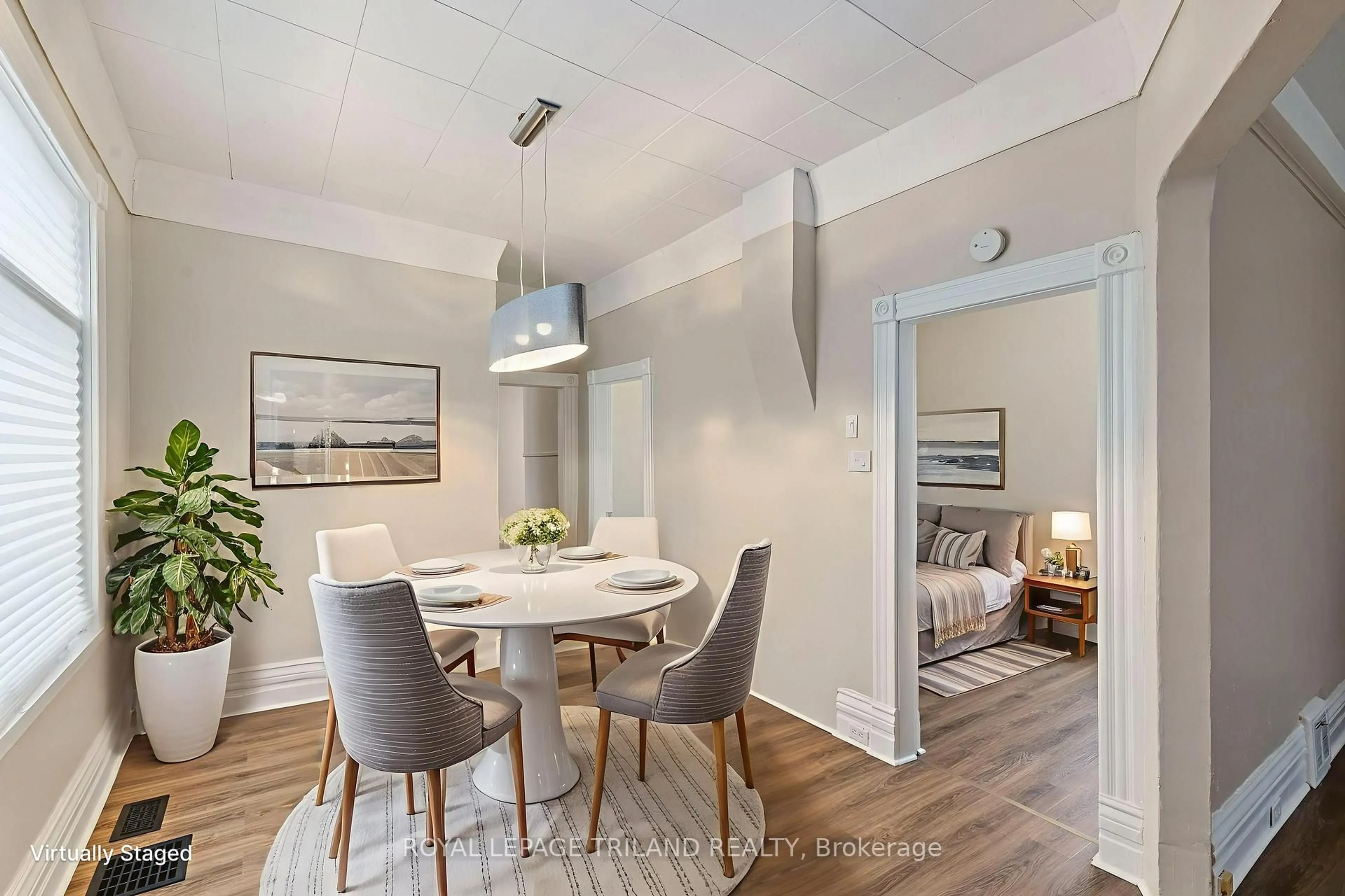 Dining room, wood/laminate floor for 26 Kensington Ave, London North Ontario N6H 1C2