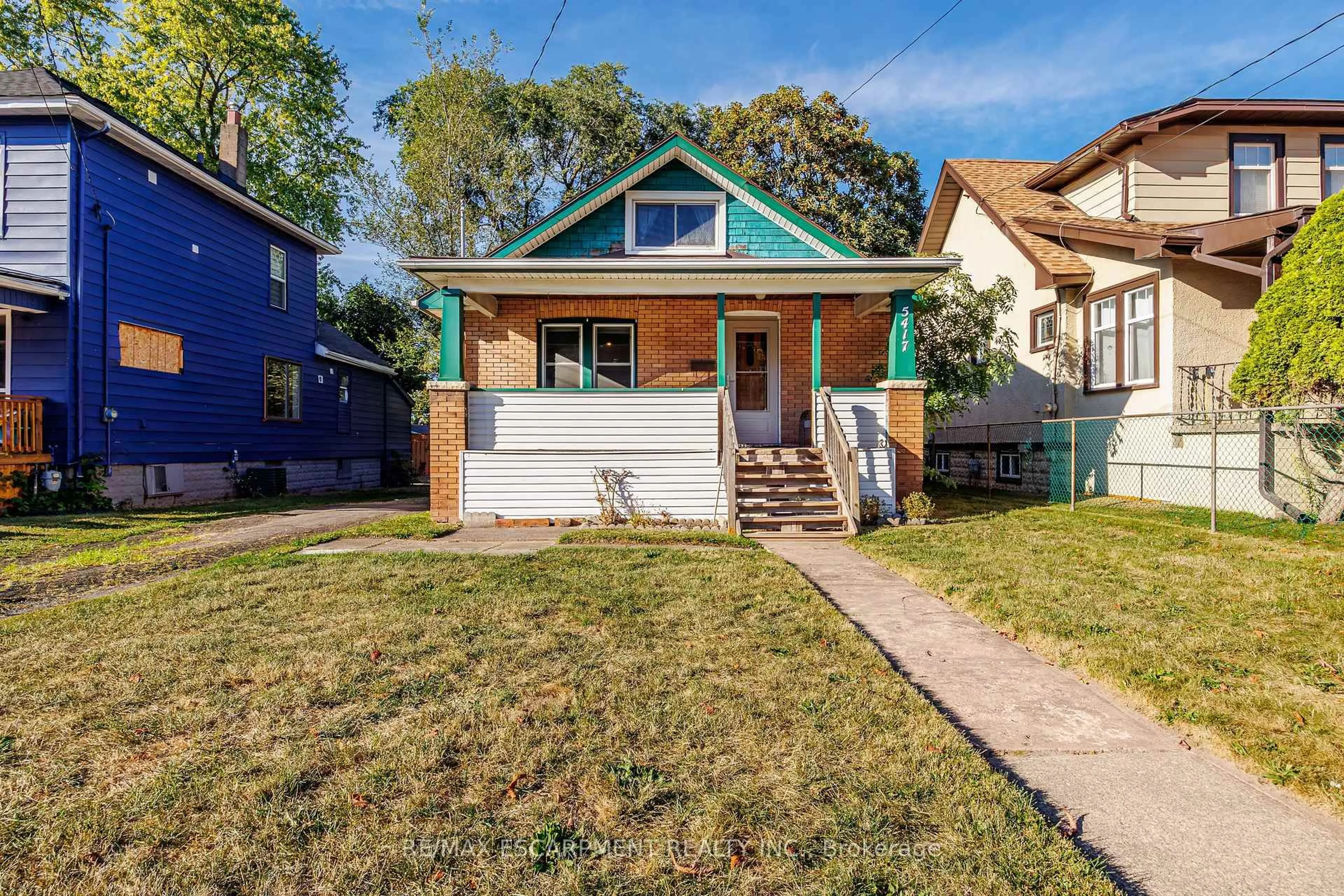 Home with brick exterior material, street for 5417 Bridge St, Niagara Falls Ontario L2E 2T5