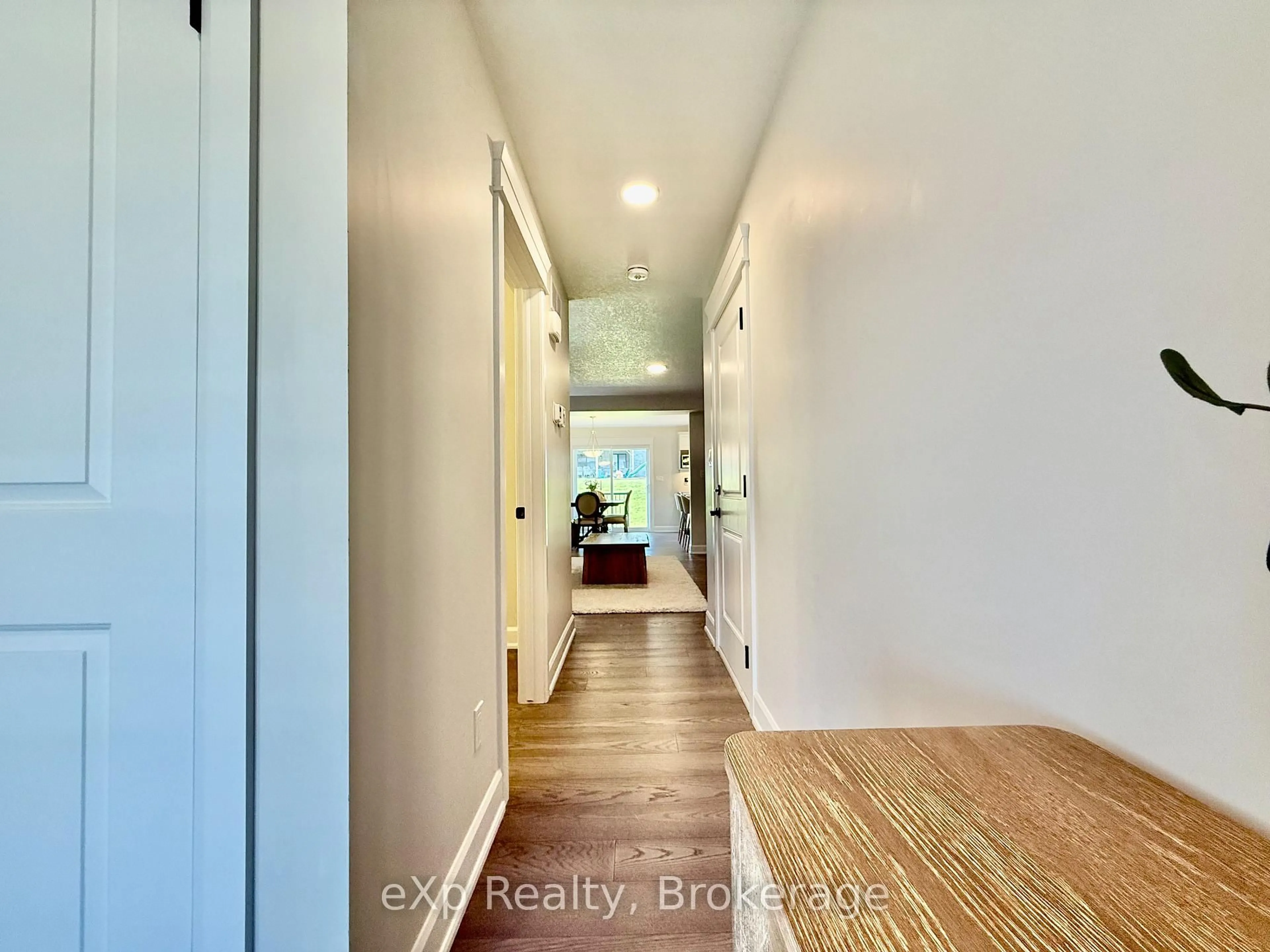Indoor entryway for 113 Second St, Brockton Ontario N0G 2V0