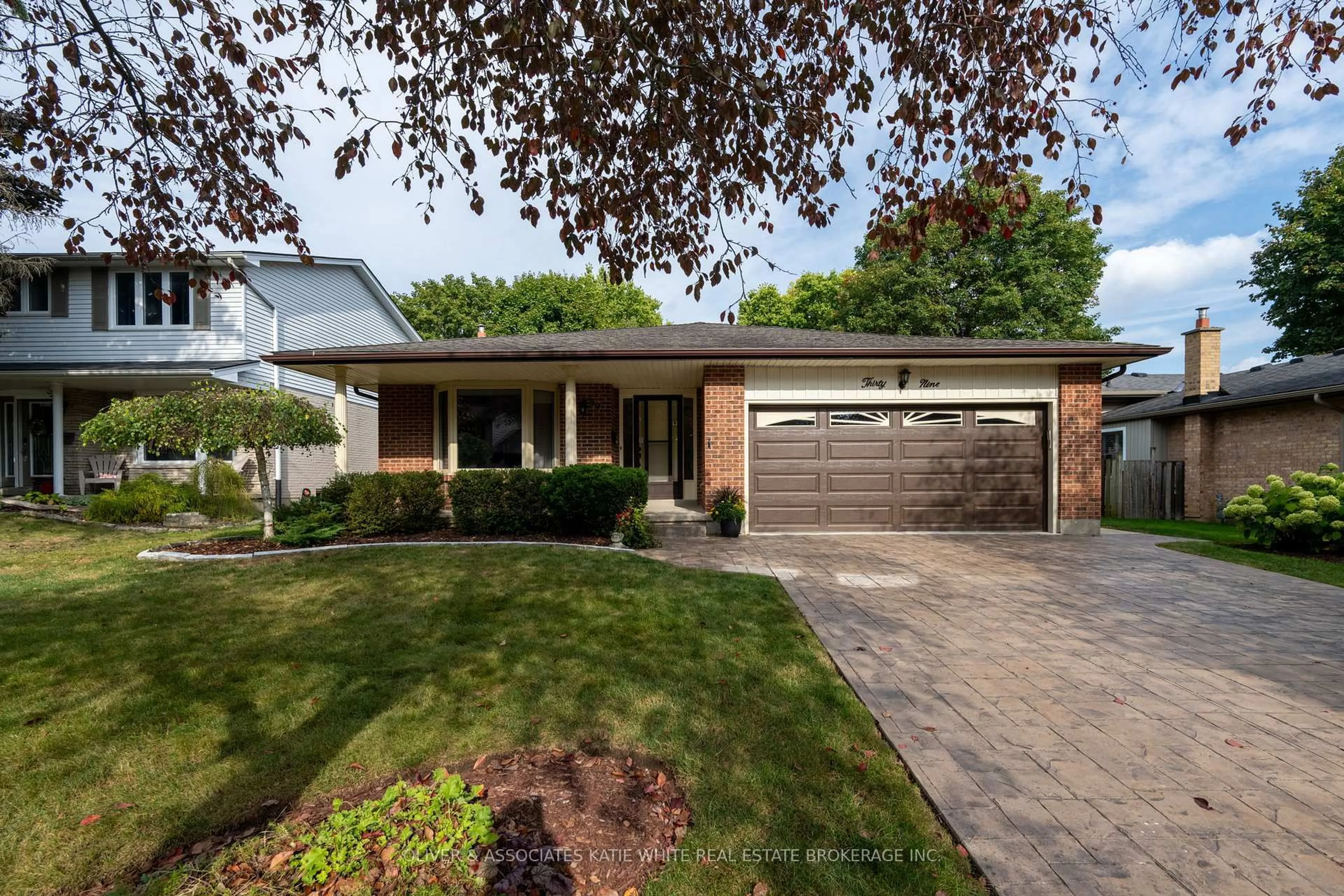Home with brick exterior material, street for 39 Portal Crt, London North Ontario N5X 2E7