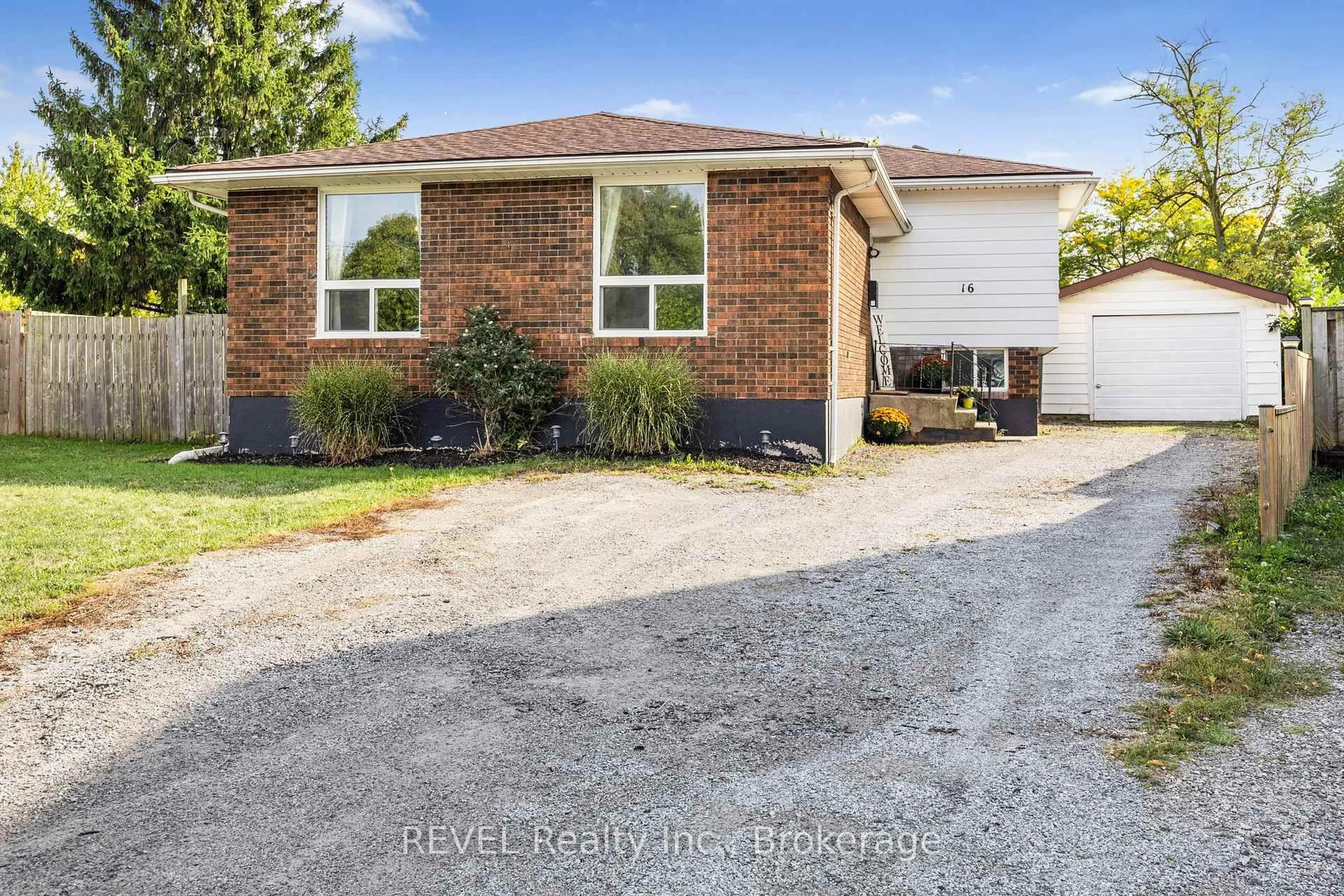 Home with brick exterior material, street for 16 Roxborough Crt, St. Catharines Ontario L2M 6E3