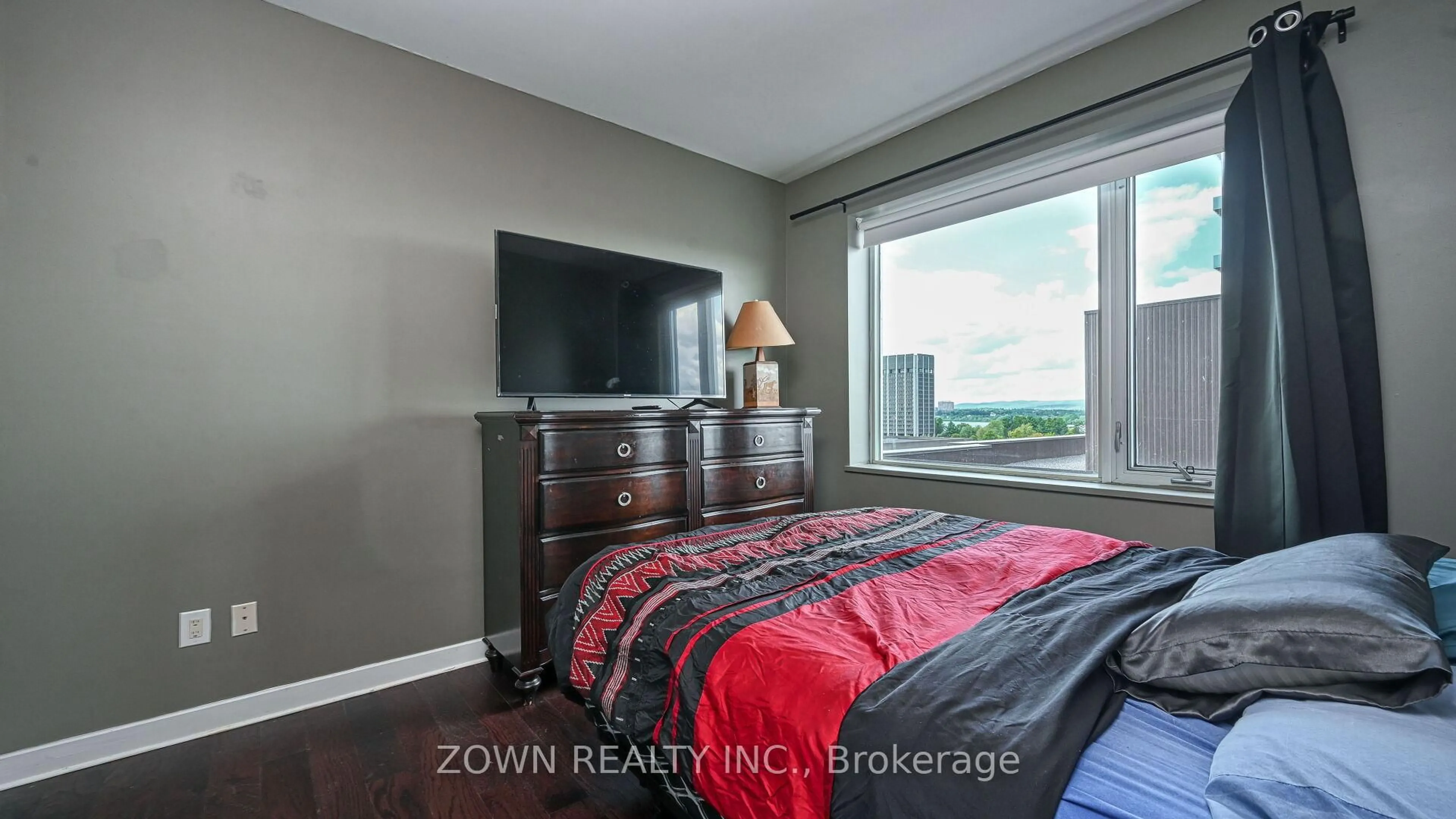 A pic of a room for 201 PARKDALE Ave #807, Ottawa Ontario K1Y 1E8