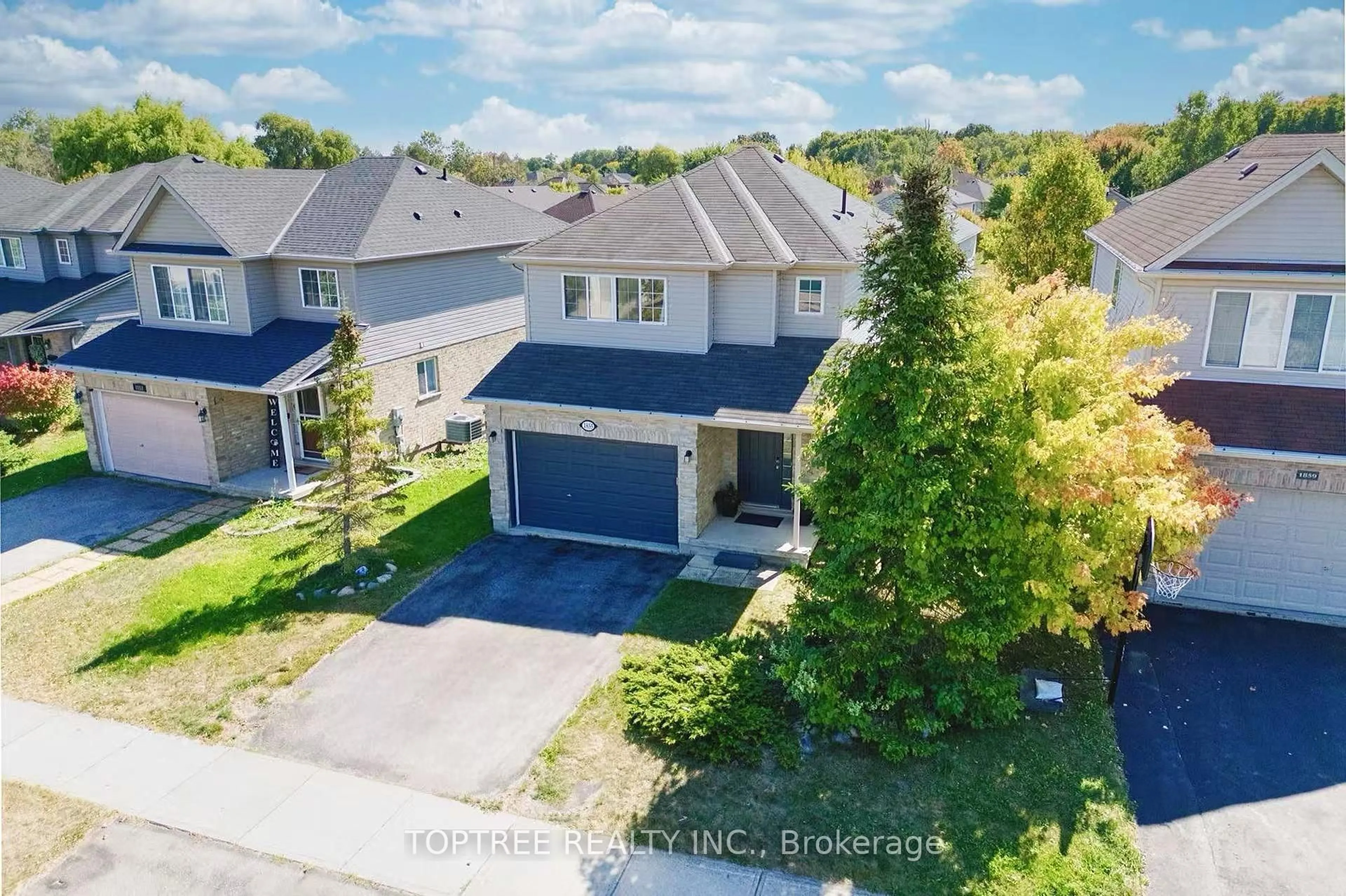 A pic from outside/outdoor area/front of a property/back of a property/a pic from drone, street for 1855 Creekside St, London North Ontario N5X 4L9