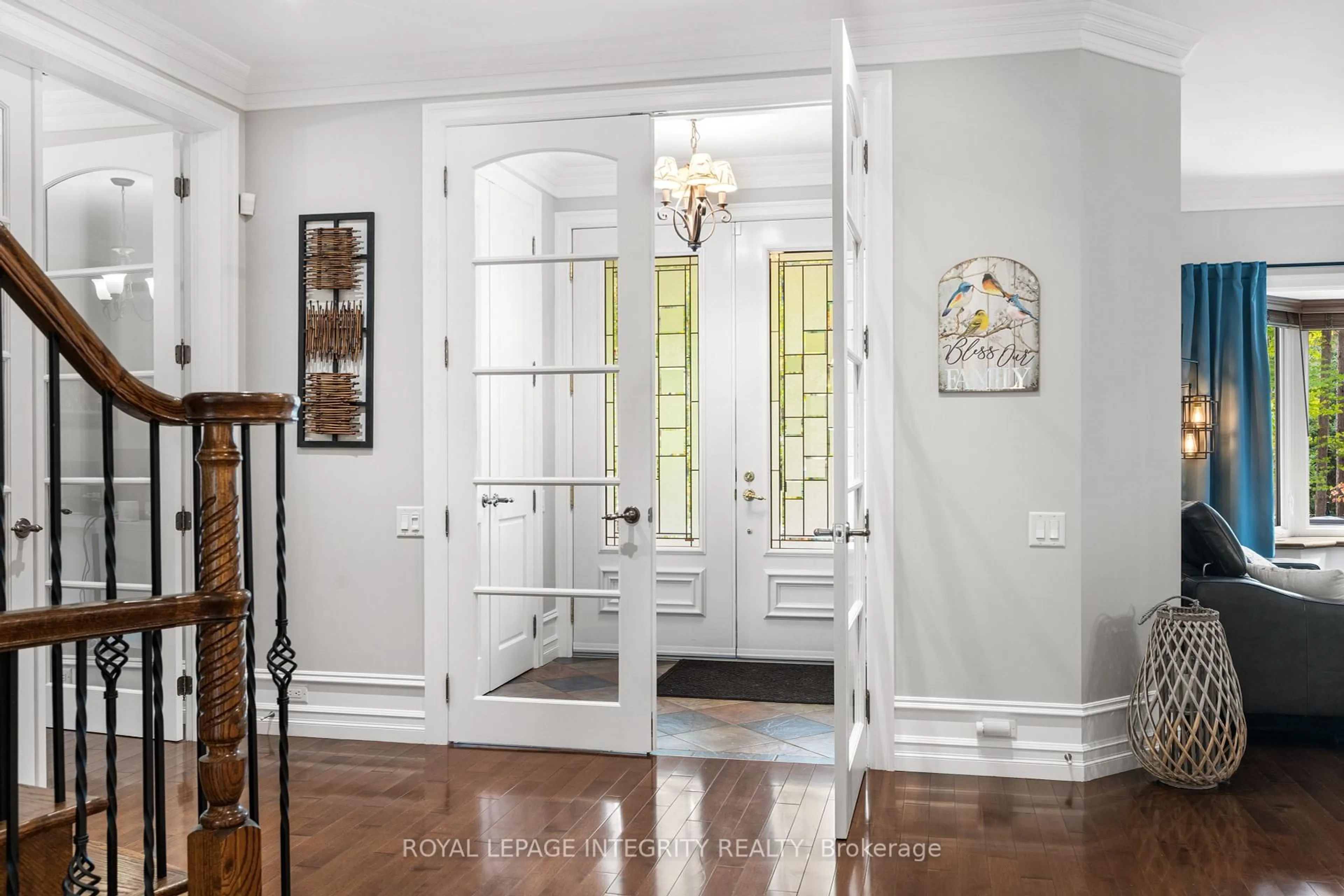Indoor entryway for 25 Marie-Eve St, Alfred and Plantagenet Ontario K0B 1A0